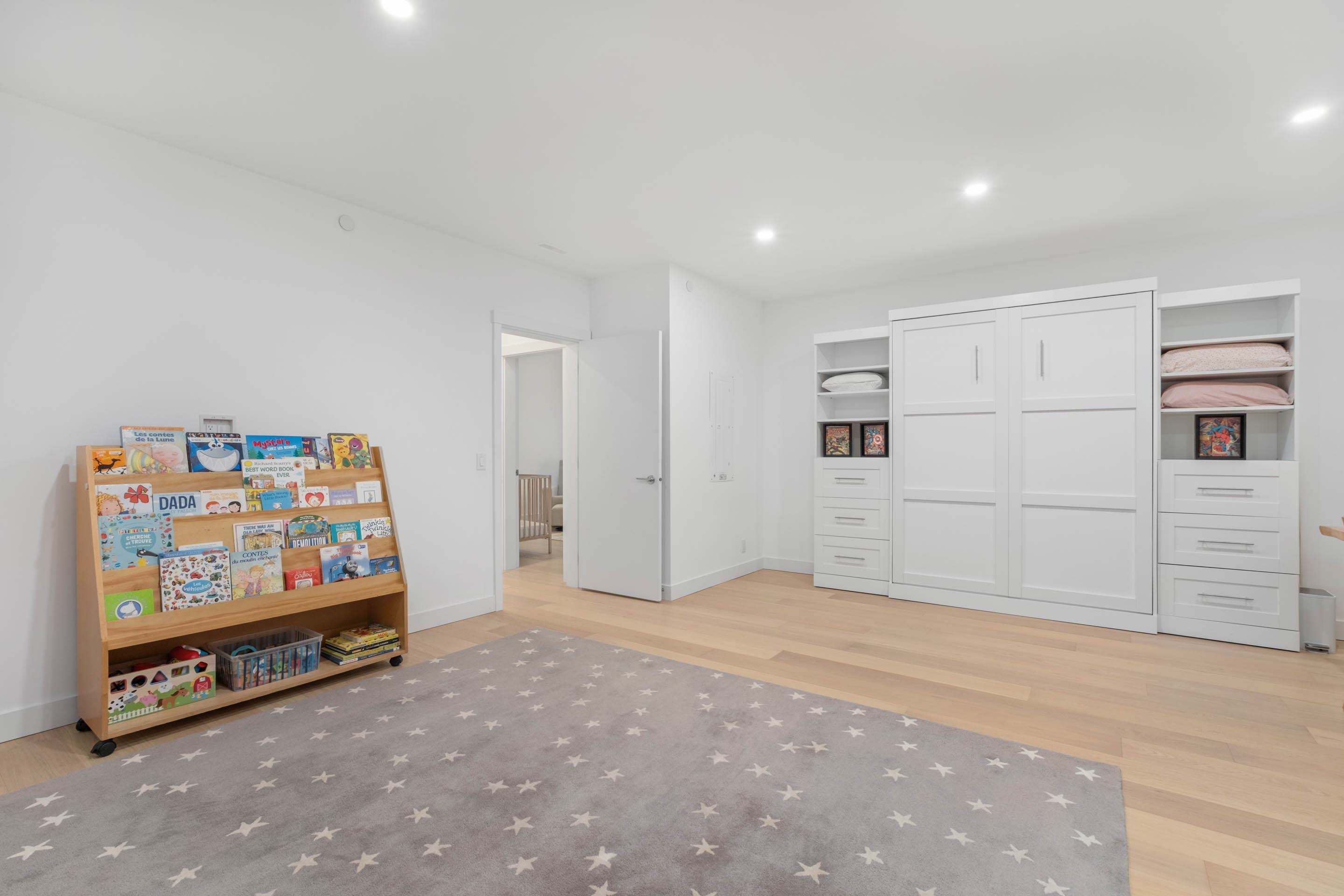 7 4000 SUNSTONE WAY Unit: 7