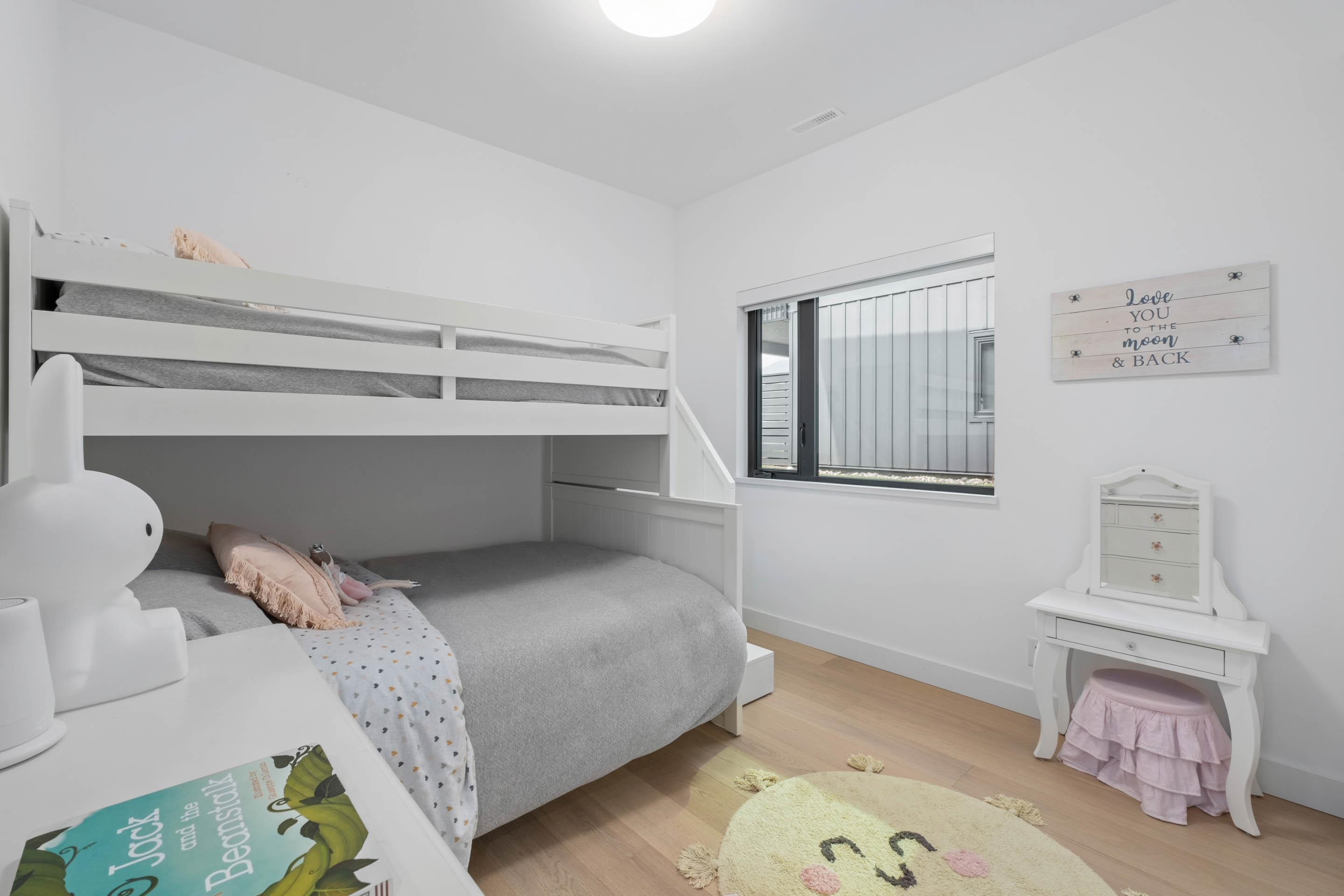 7 4000 SUNSTONE WAY Unit: 7