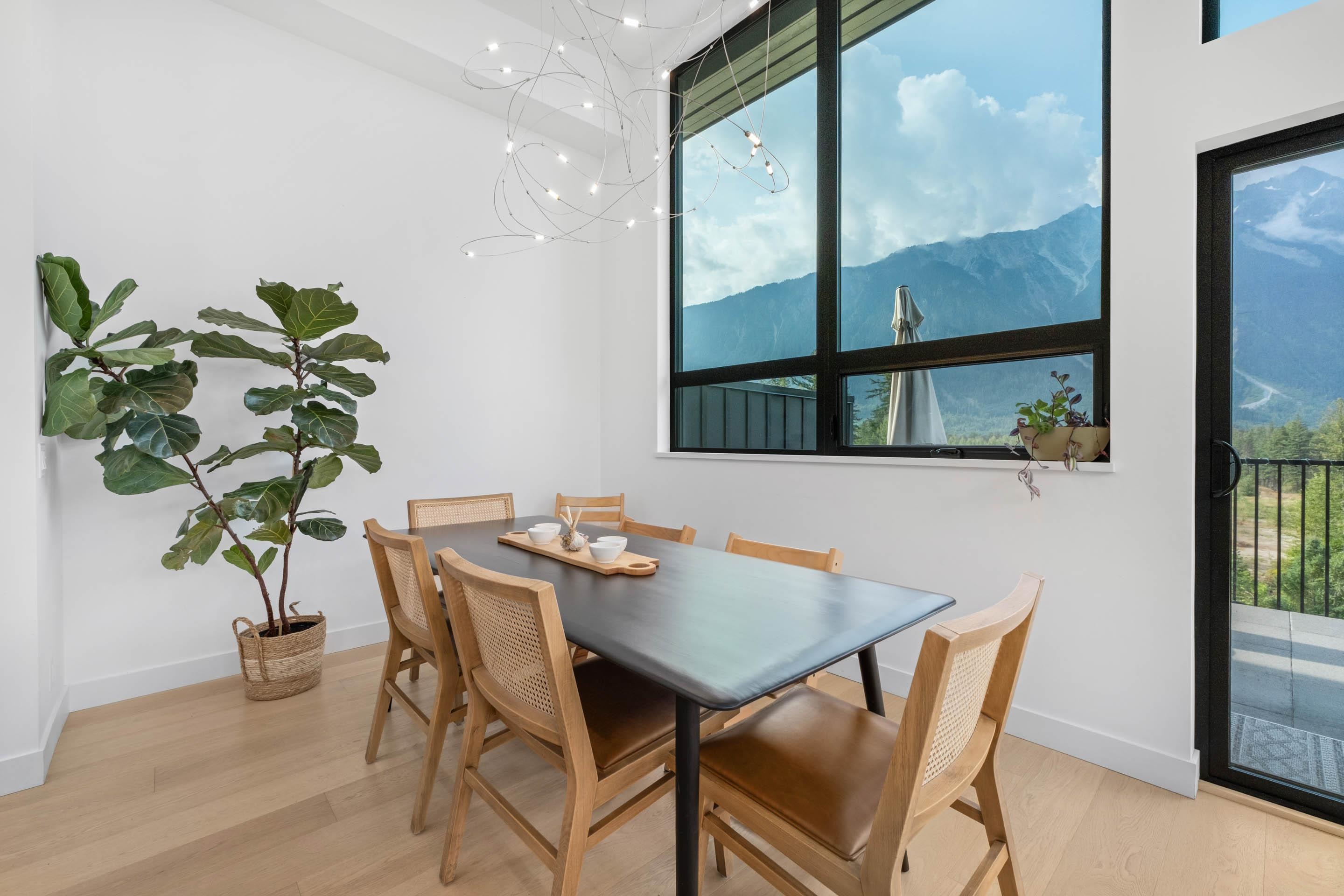 7 4000 SUNSTONE WAY Unit: 7