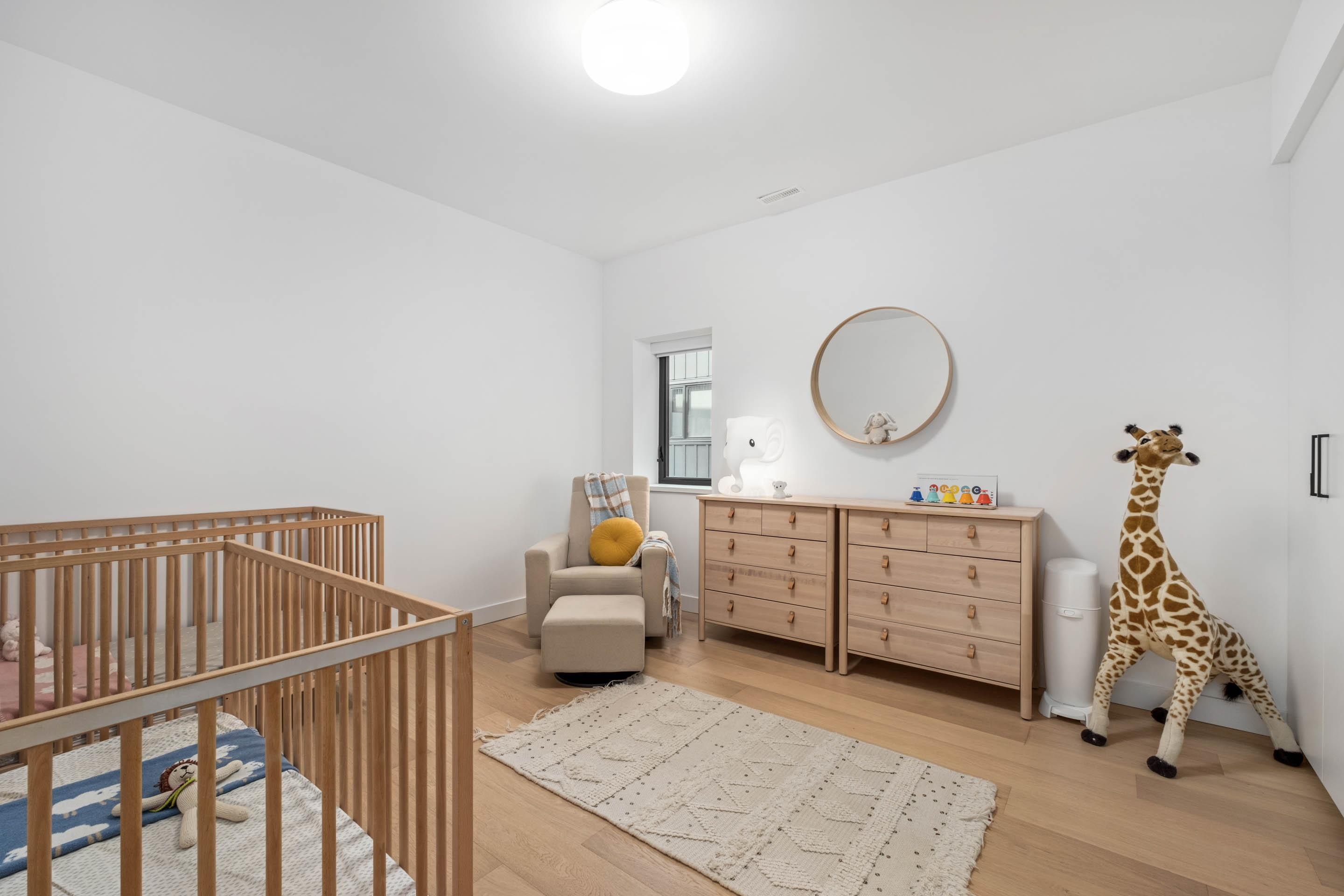 7 4000 SUNSTONE WAY Unit: 7