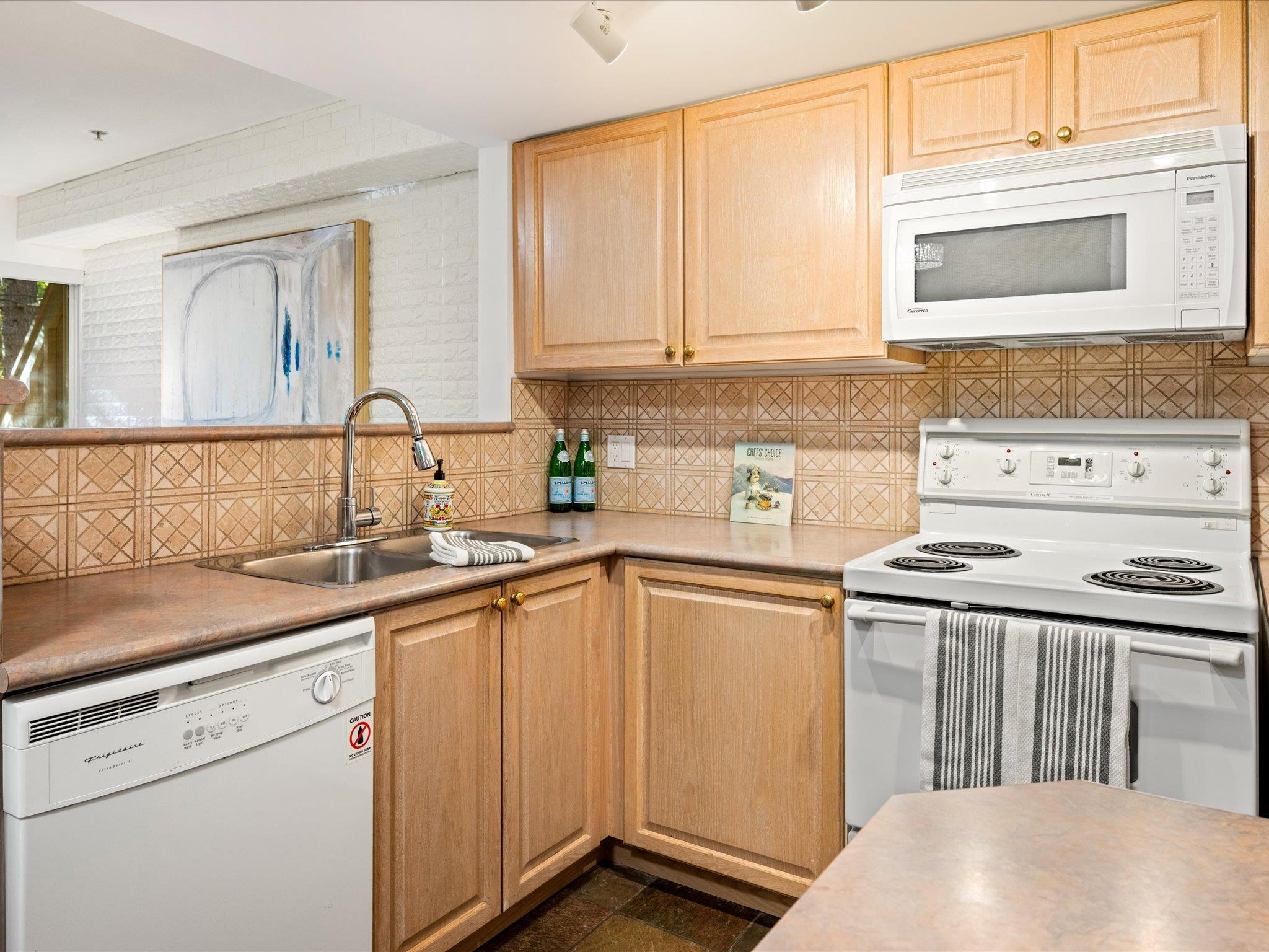 2 4335 NORTHLANDS BOULEVARD Unit: 2