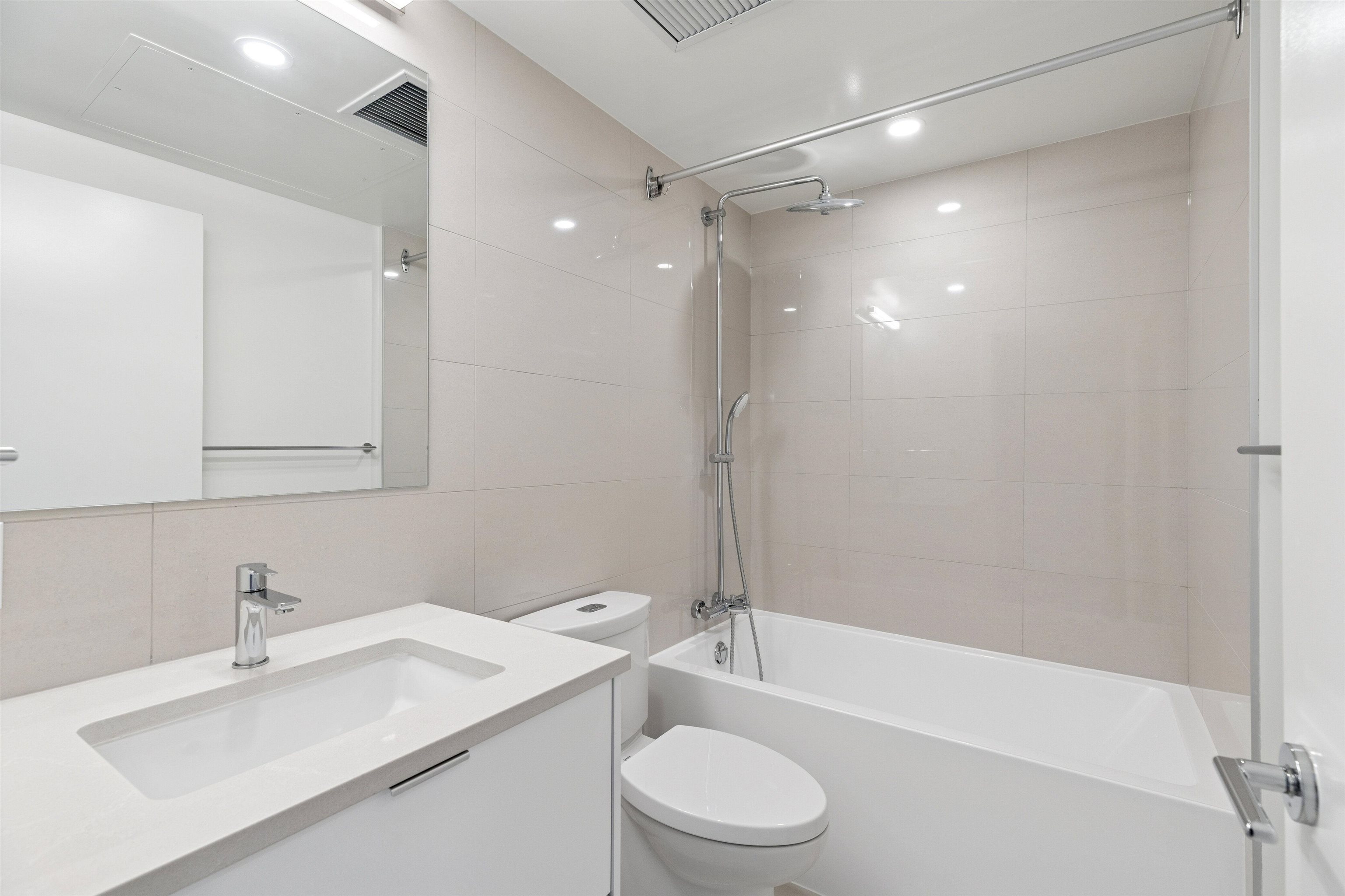1001 13675 107A AVENUE Unit: 1001