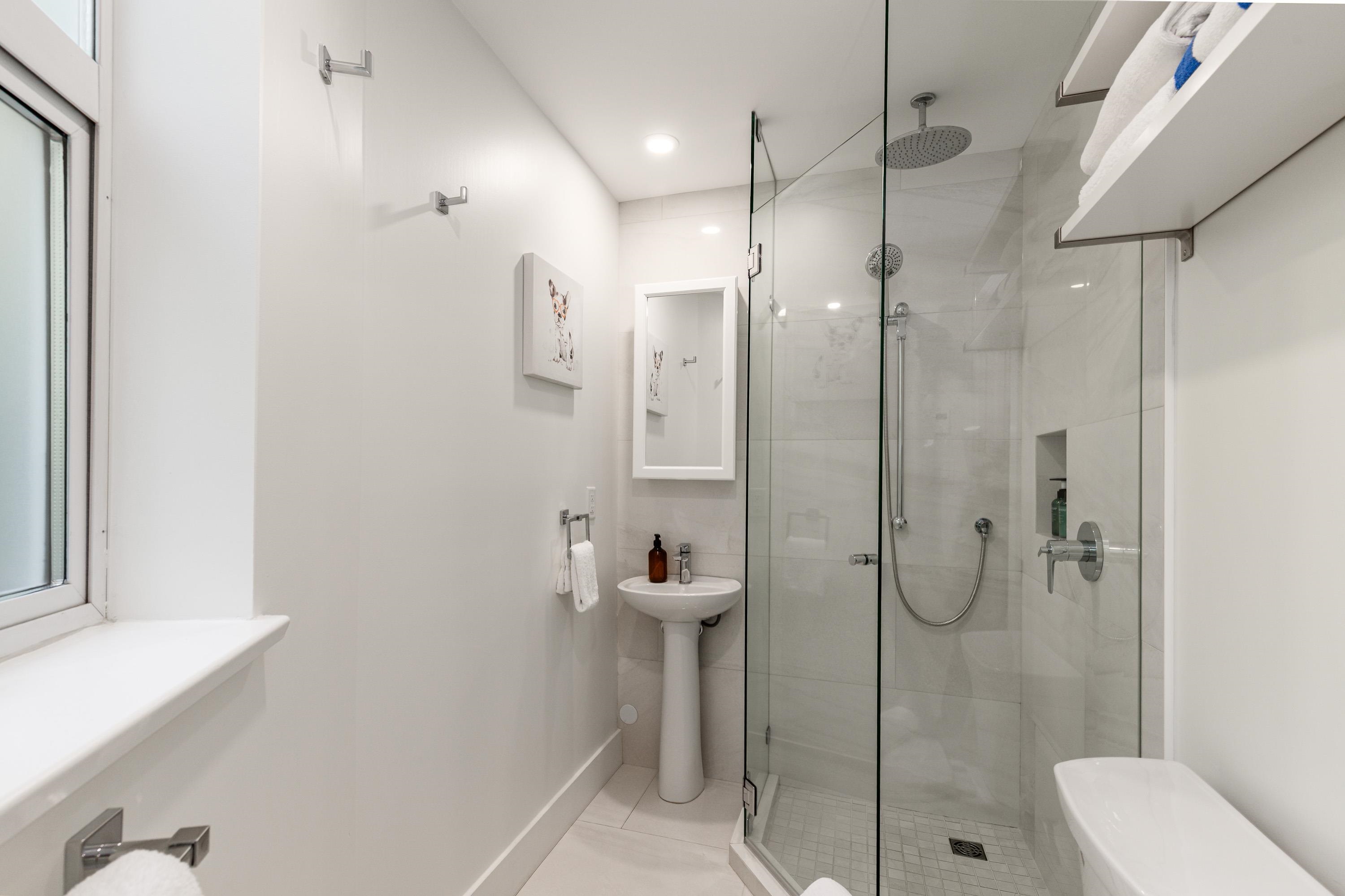 209 4865 PAINTED CLIFF ROAD Unit: 209