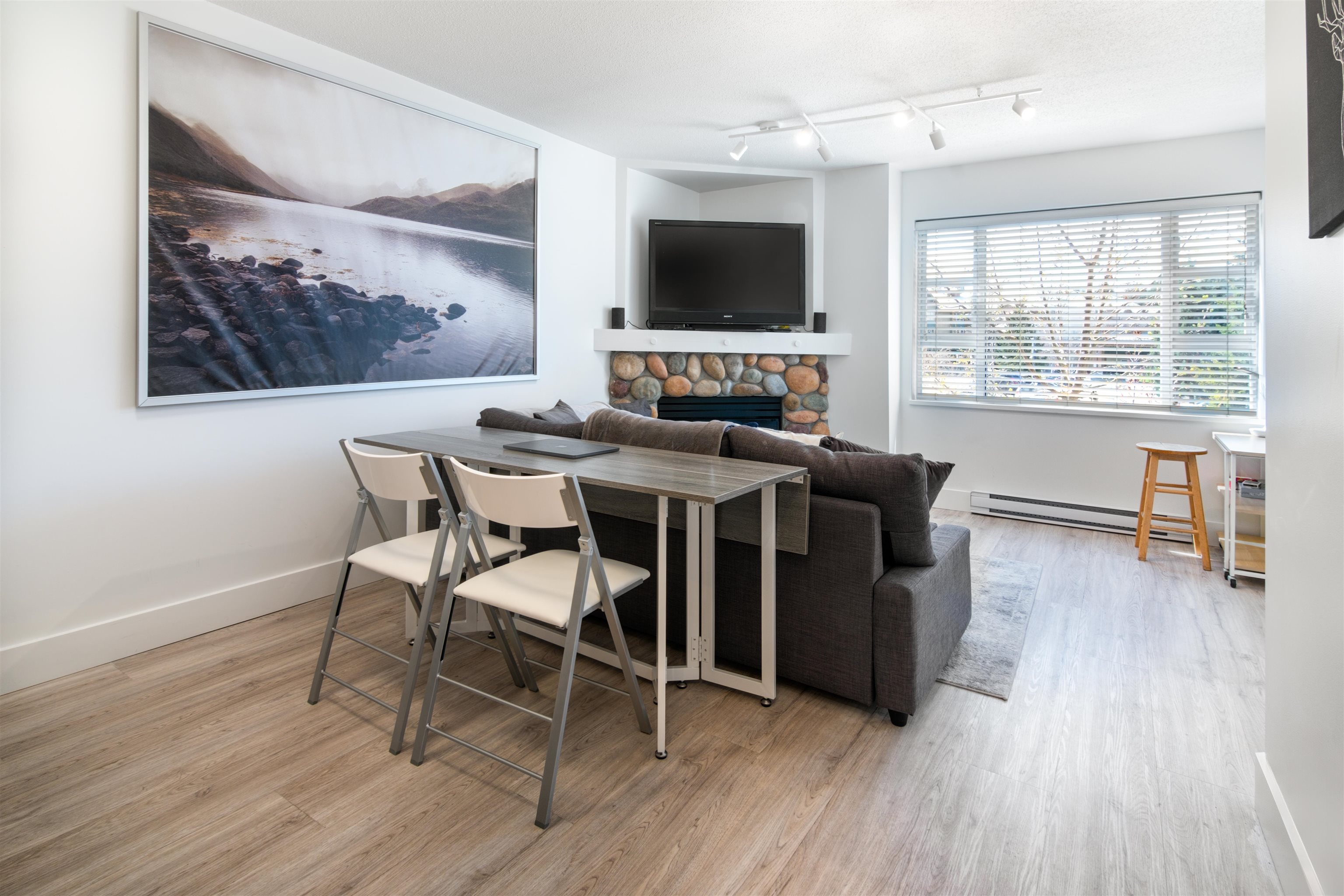 204 4360 LORIMER ROAD Unit: 204