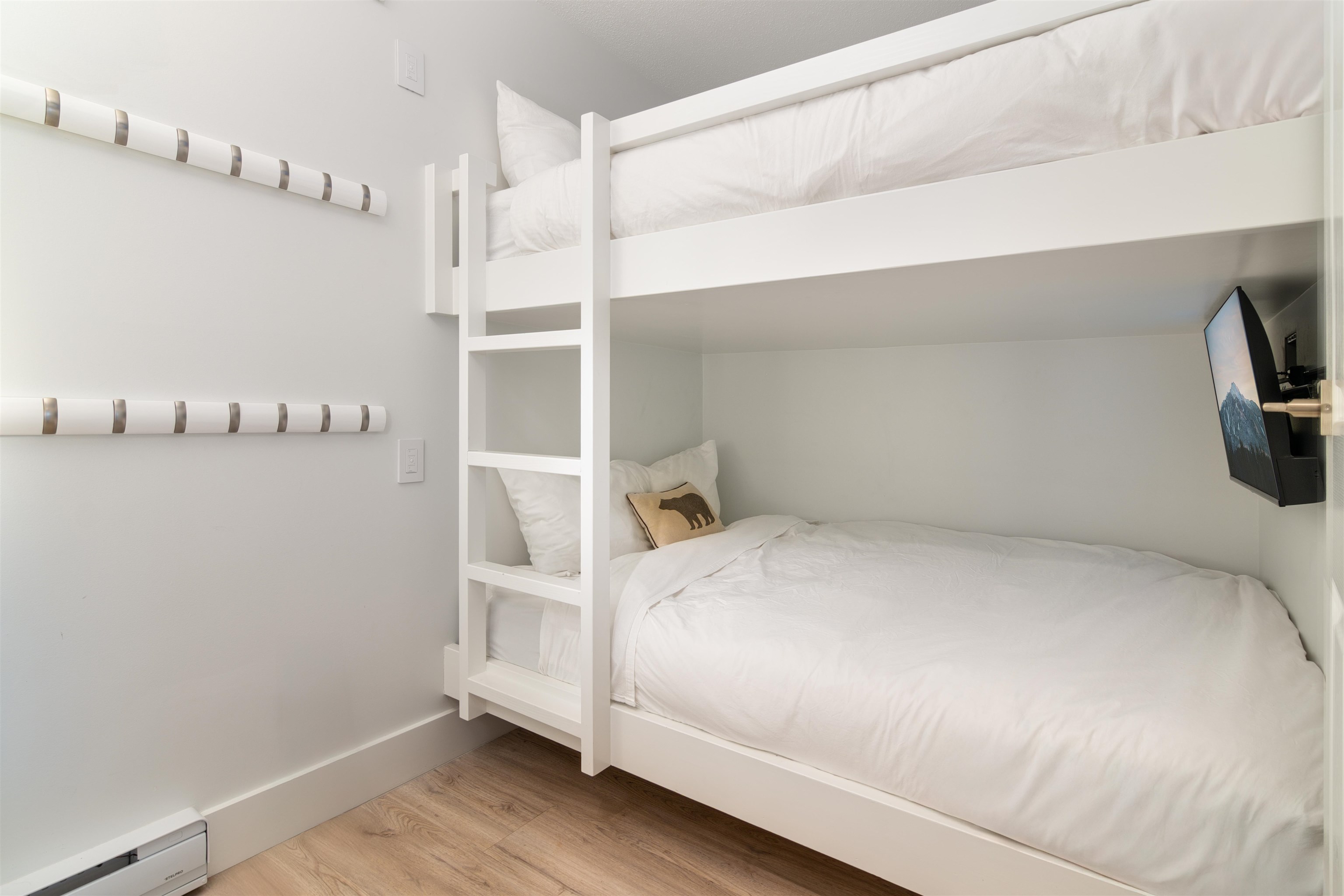204 4360 LORIMER ROAD Unit: 204
