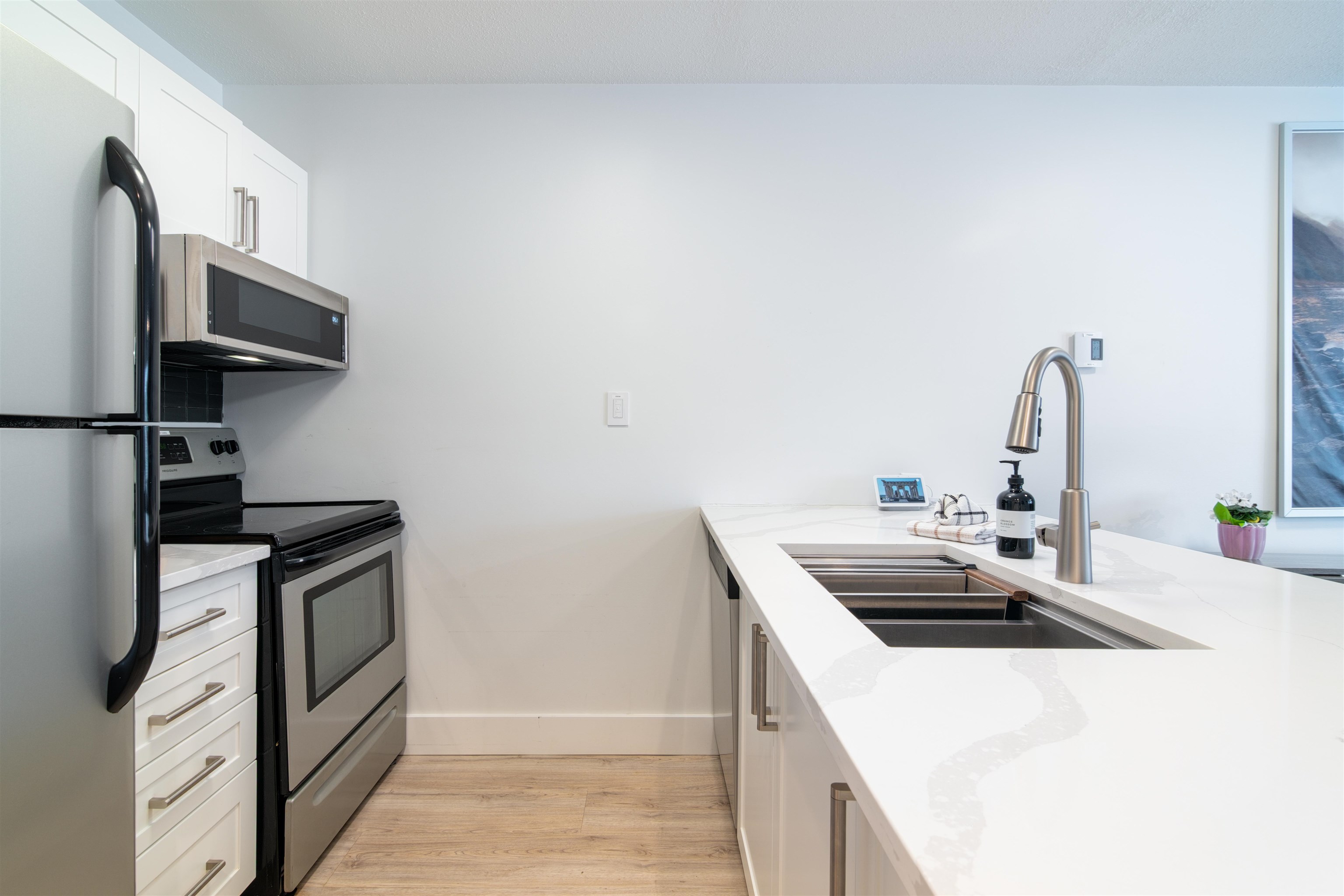 204 4360 LORIMER ROAD Unit: 204
