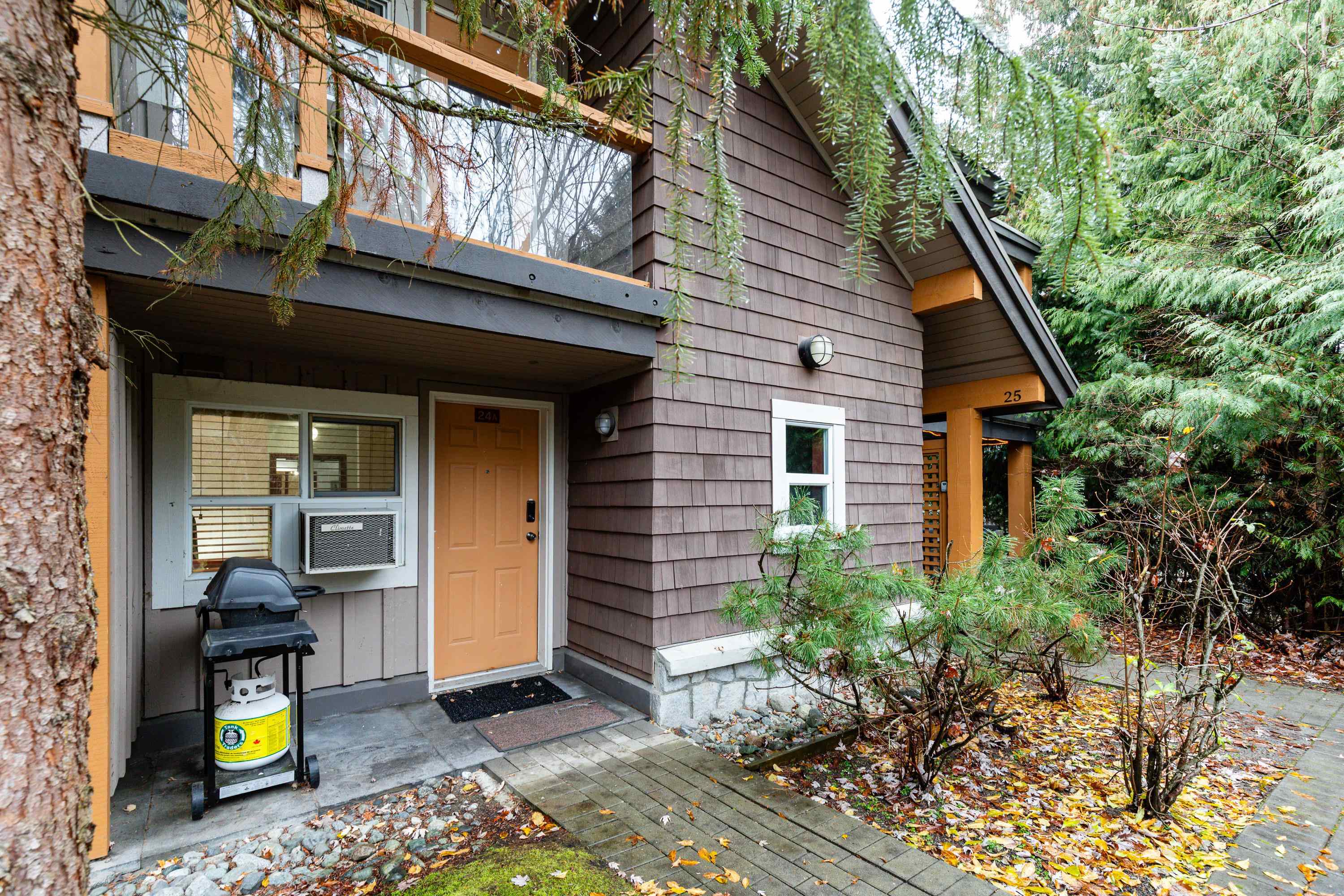 24/24A 4388 NORTHLANDS BOULEVARD Unit: 24/24A