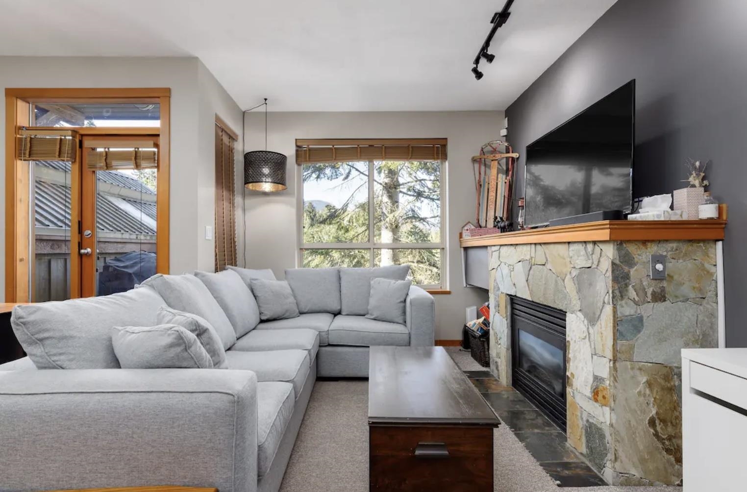 15 4385 NORTHLANDS BOULEVARD Unit: 15