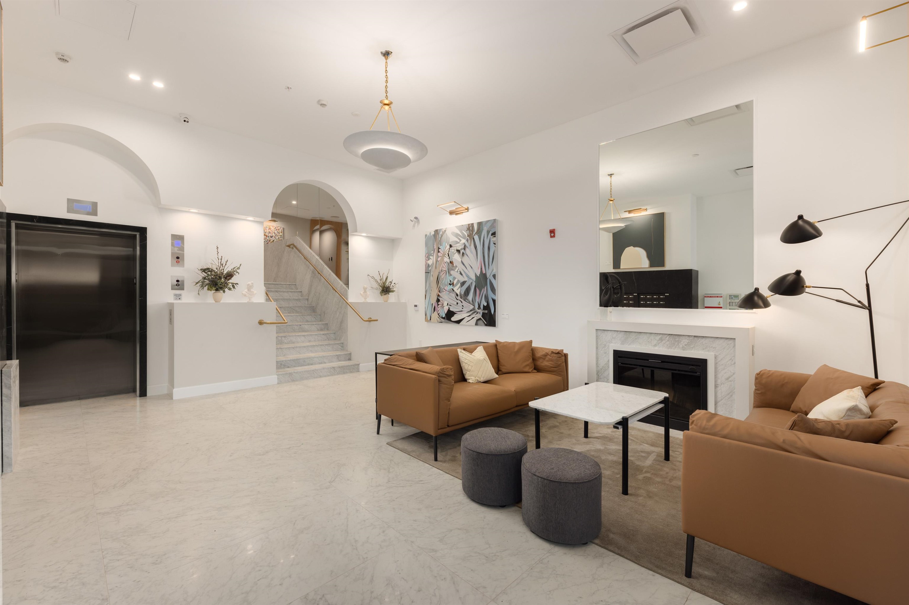 303 3668 W 10TH AVENUE Unit: 303