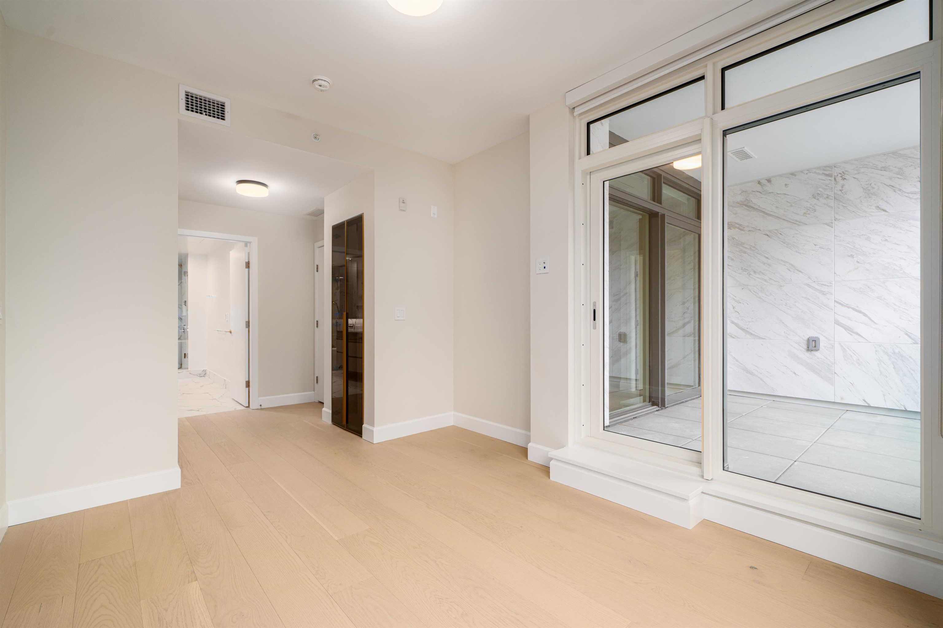 303 3668 W 10TH AVENUE Unit: 303