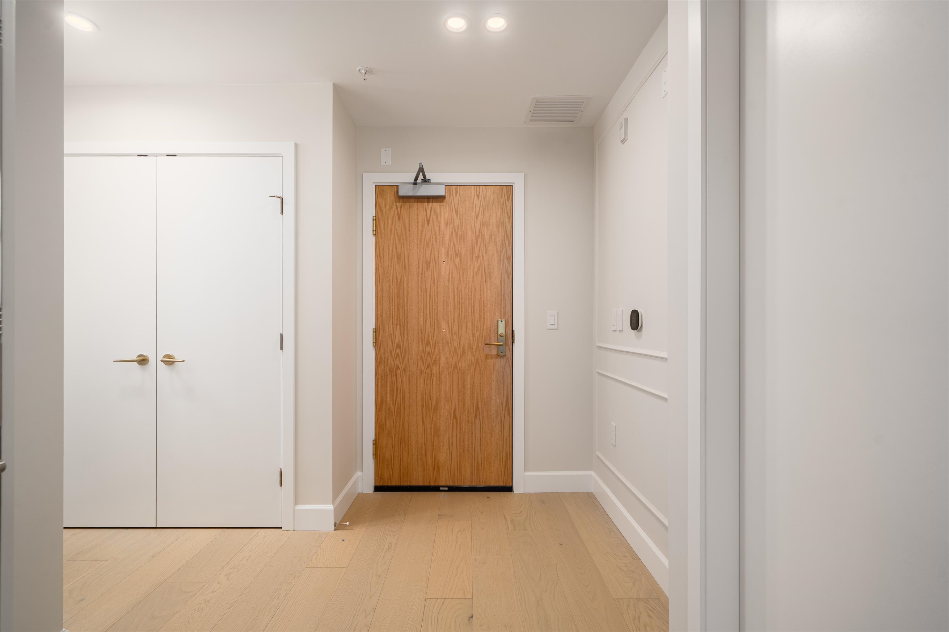 303 3668 W 10TH AVENUE Unit: 303