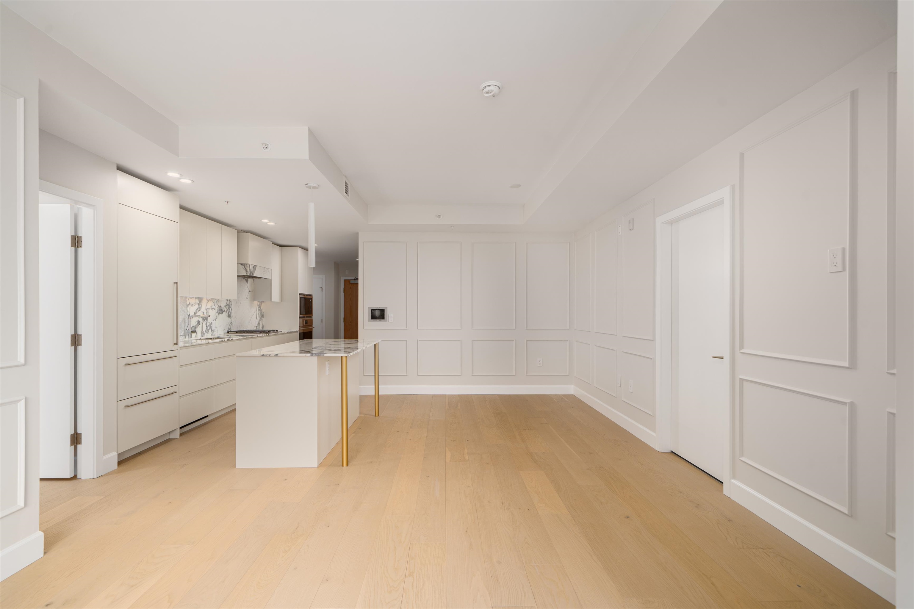 303 3668 W 10TH AVENUE Unit: 303