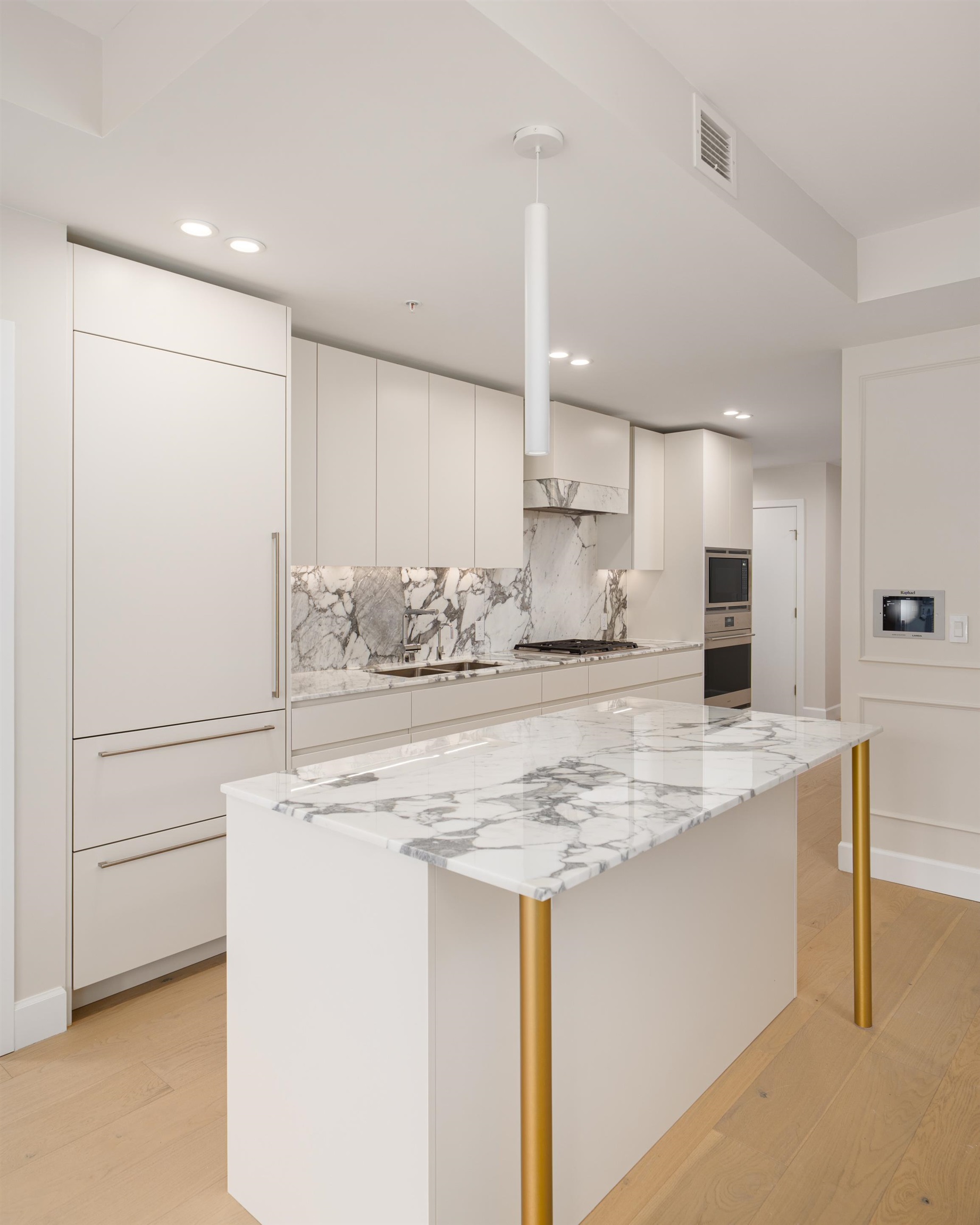 303 3668 W 10TH AVENUE Unit: 303