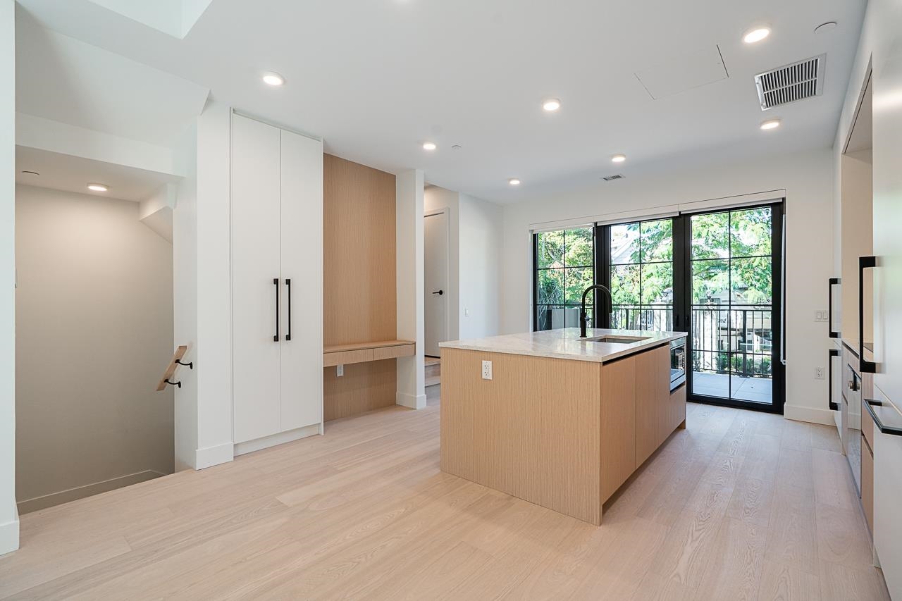 107 551 W 28TH AVENUE Unit: 107