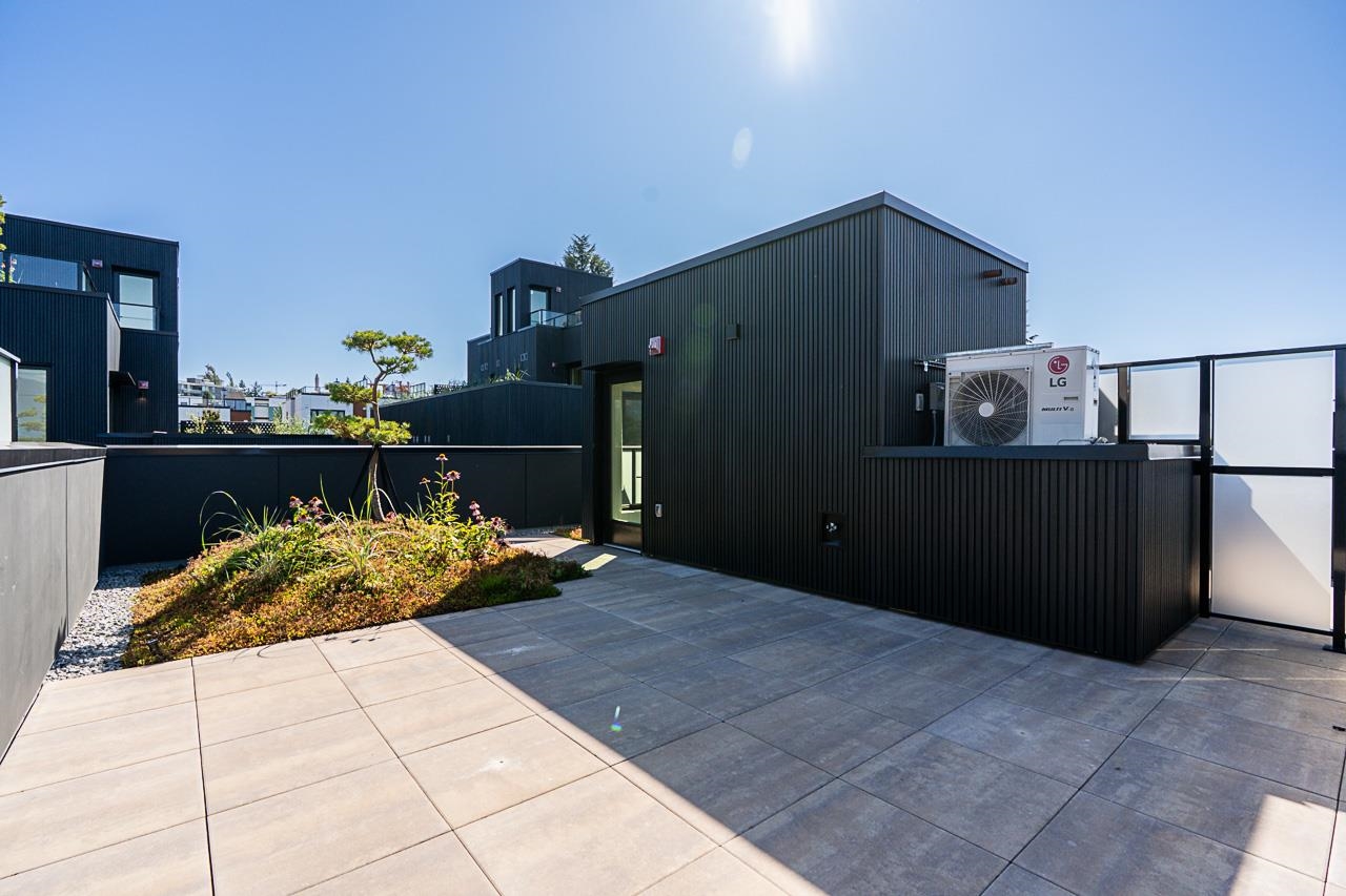 107 551 W 28TH AVENUE Unit: 107
