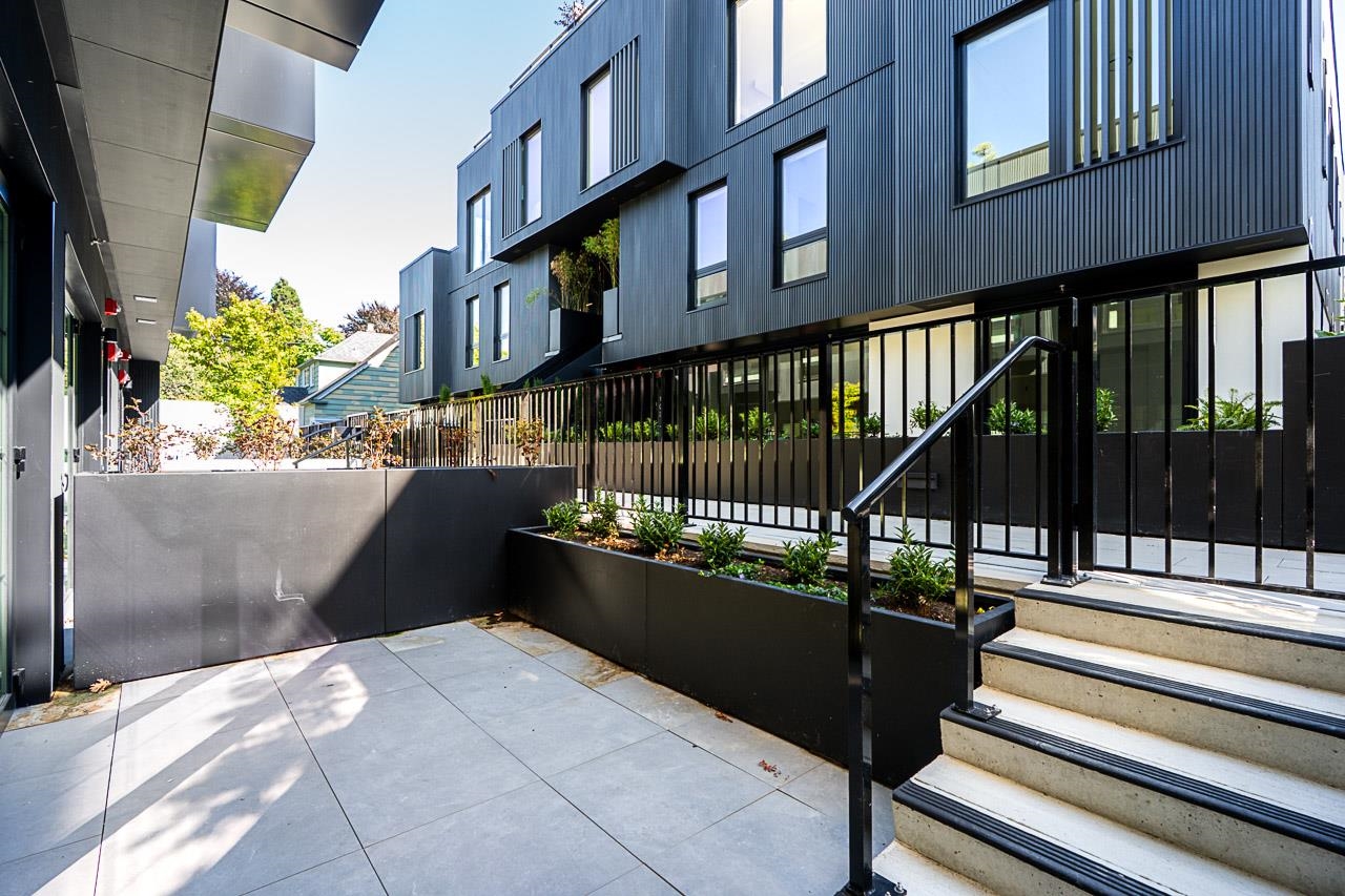 107 551 W 28TH AVENUE Unit: 107