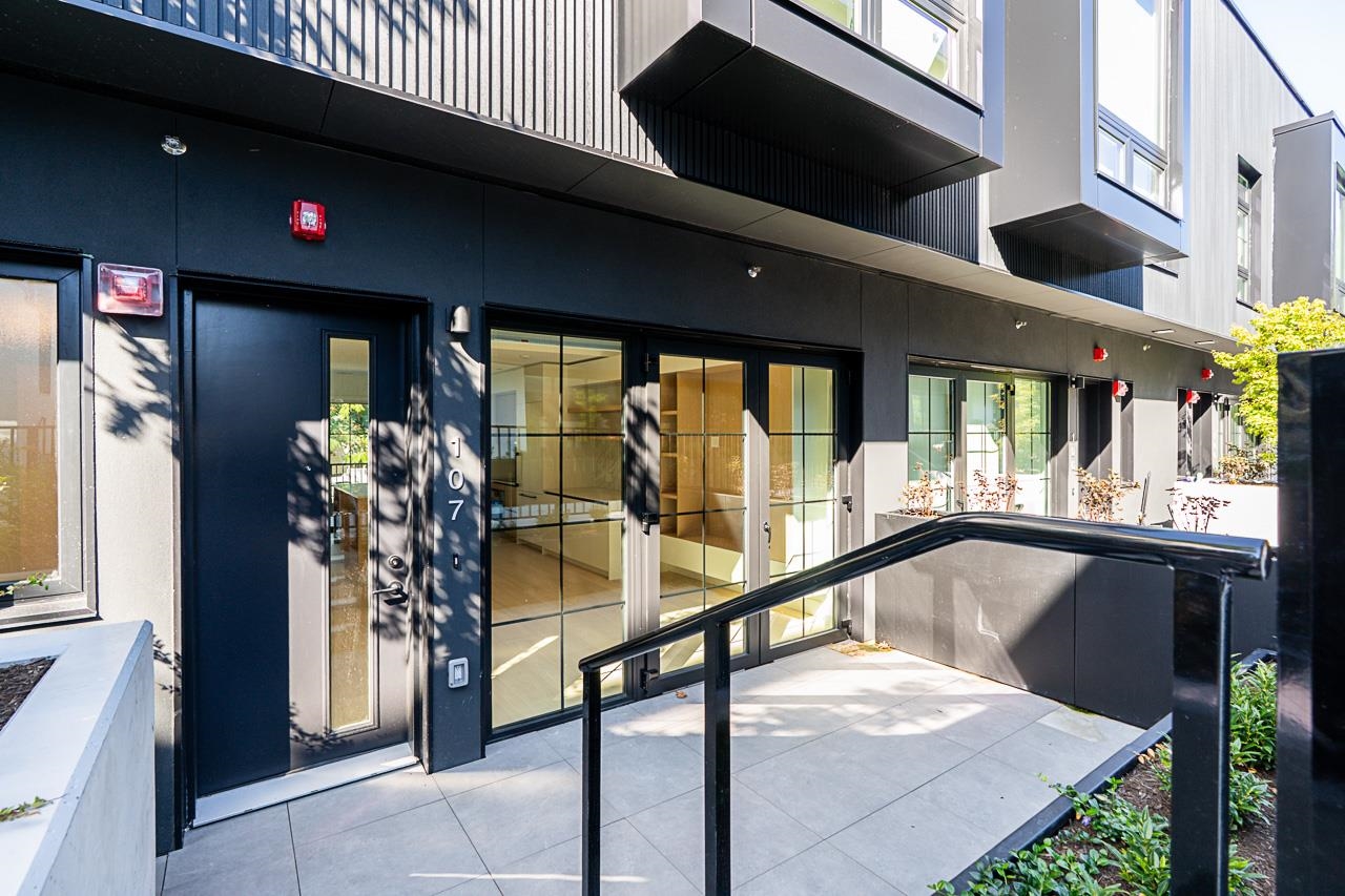 107 551 W 28TH AVENUE Unit: 107