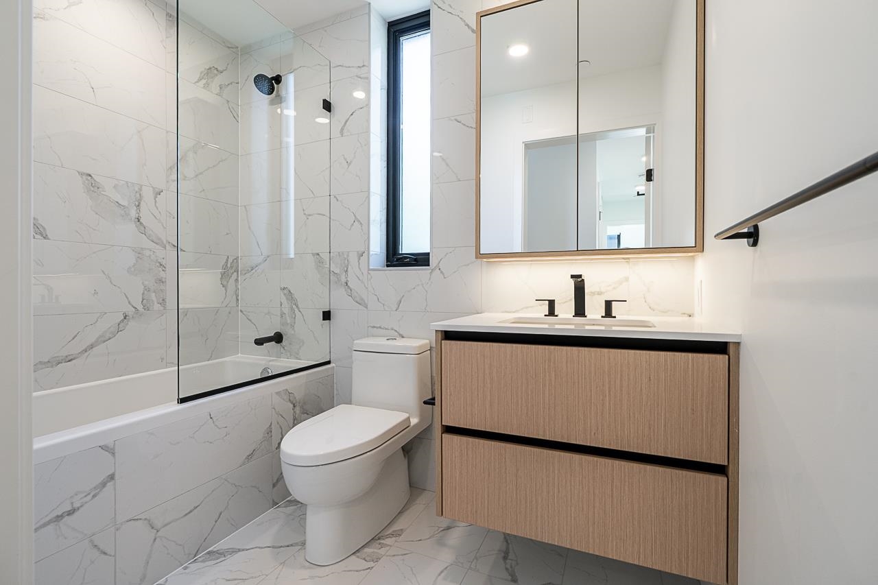 107 551 W 28TH AVENUE Unit: 107
