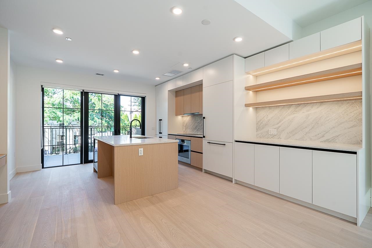 107 551 W 28TH AVENUE Unit: 107