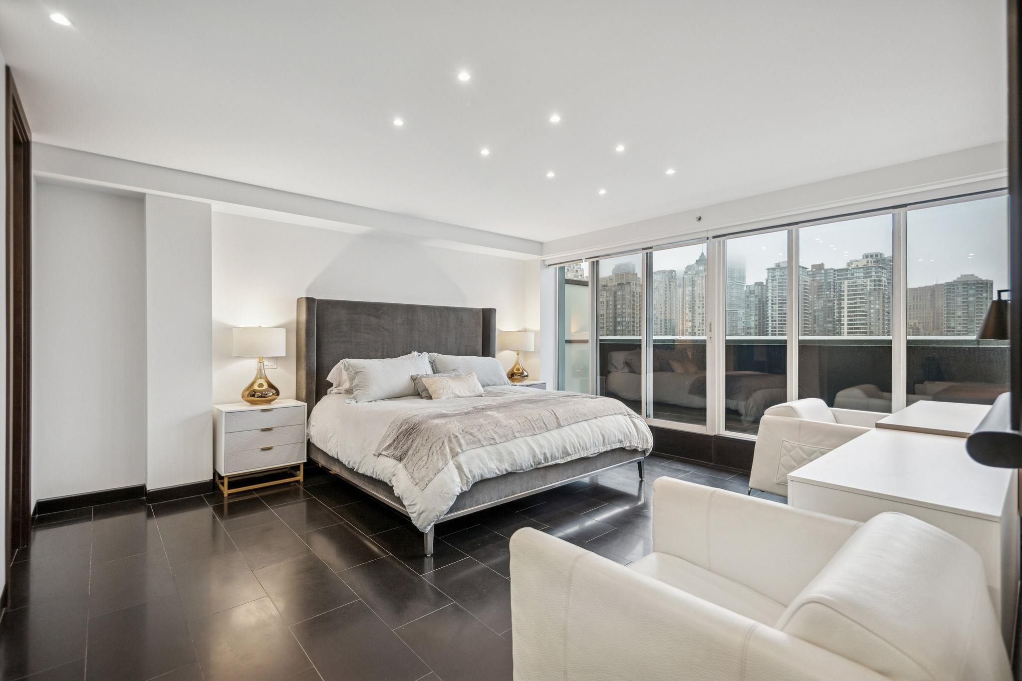 1503/04 283 DAVIE STREET Unit: 1503/04