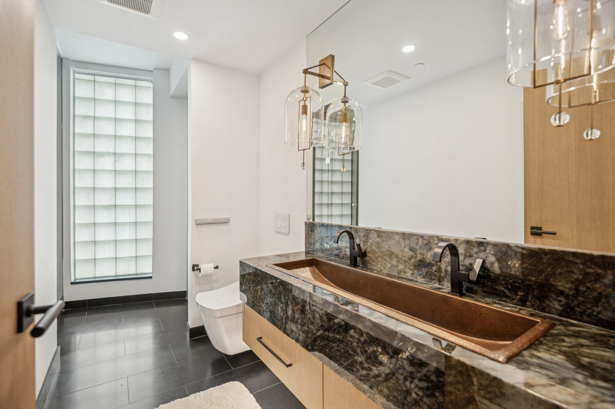 1503/04 283 DAVIE STREET Unit: 1503/04