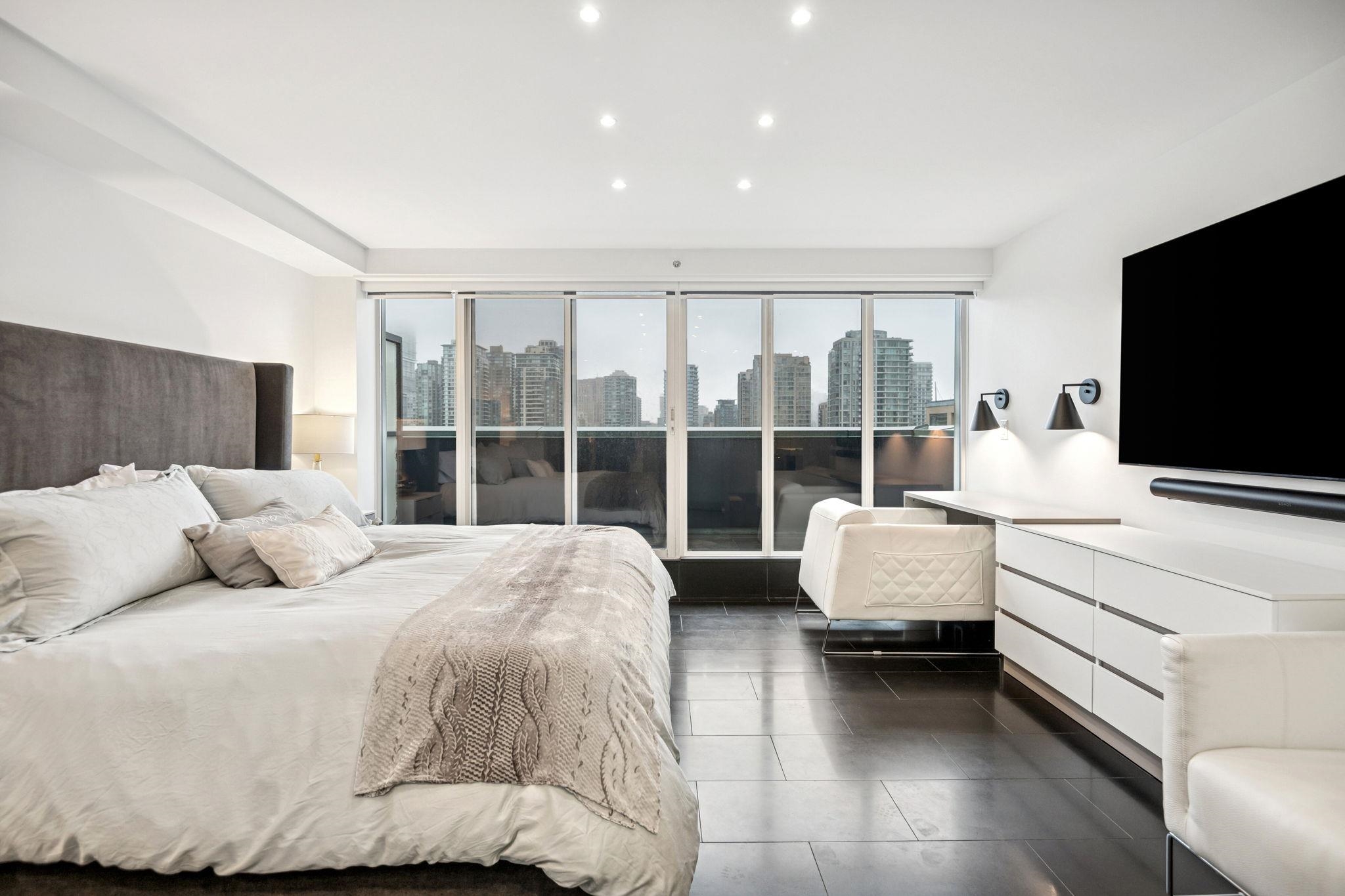 1503/04 283 DAVIE STREET Unit: 1503/04