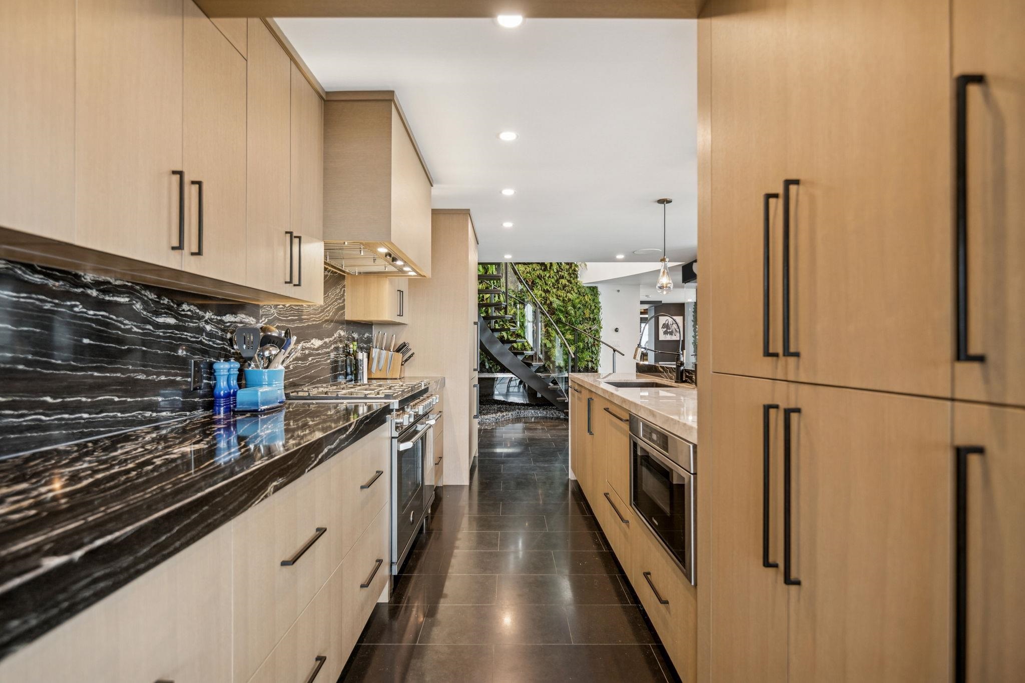 1503/04 283 DAVIE STREET Unit: 1503/04