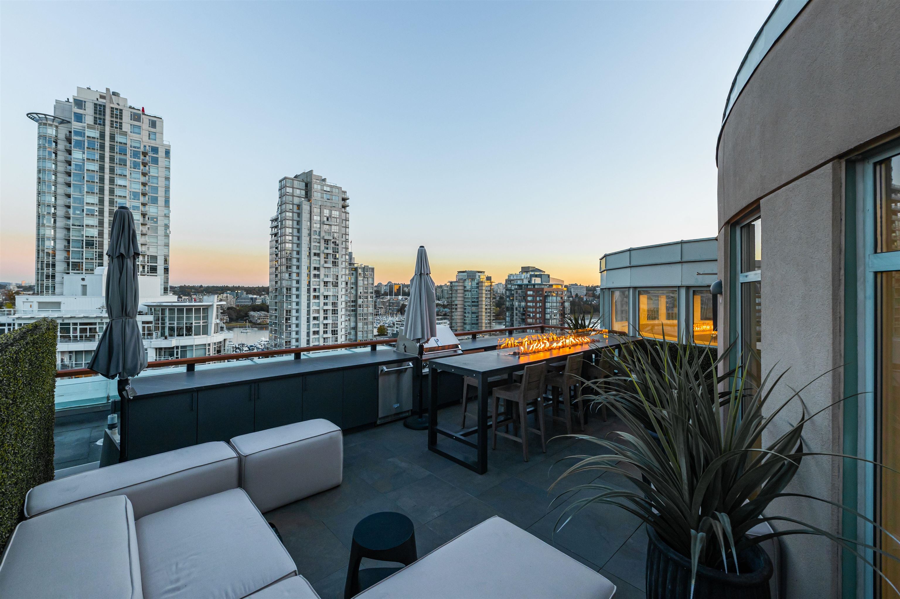 1503/04 283 DAVIE STREET Unit: 1503/04