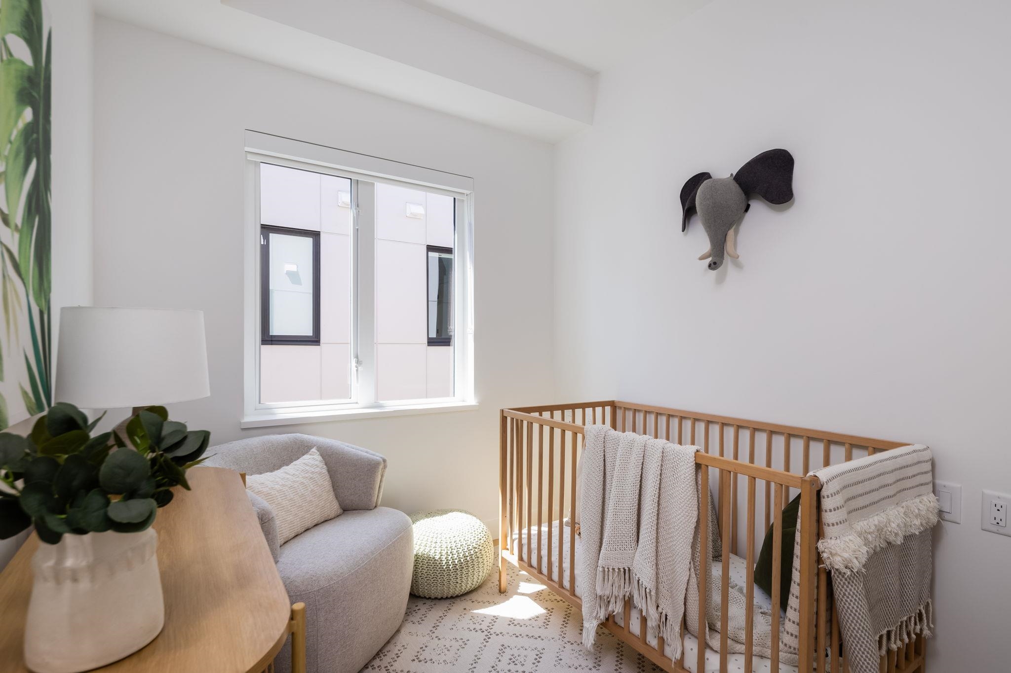 213 715 W 49TH AVENUE Unit: 213