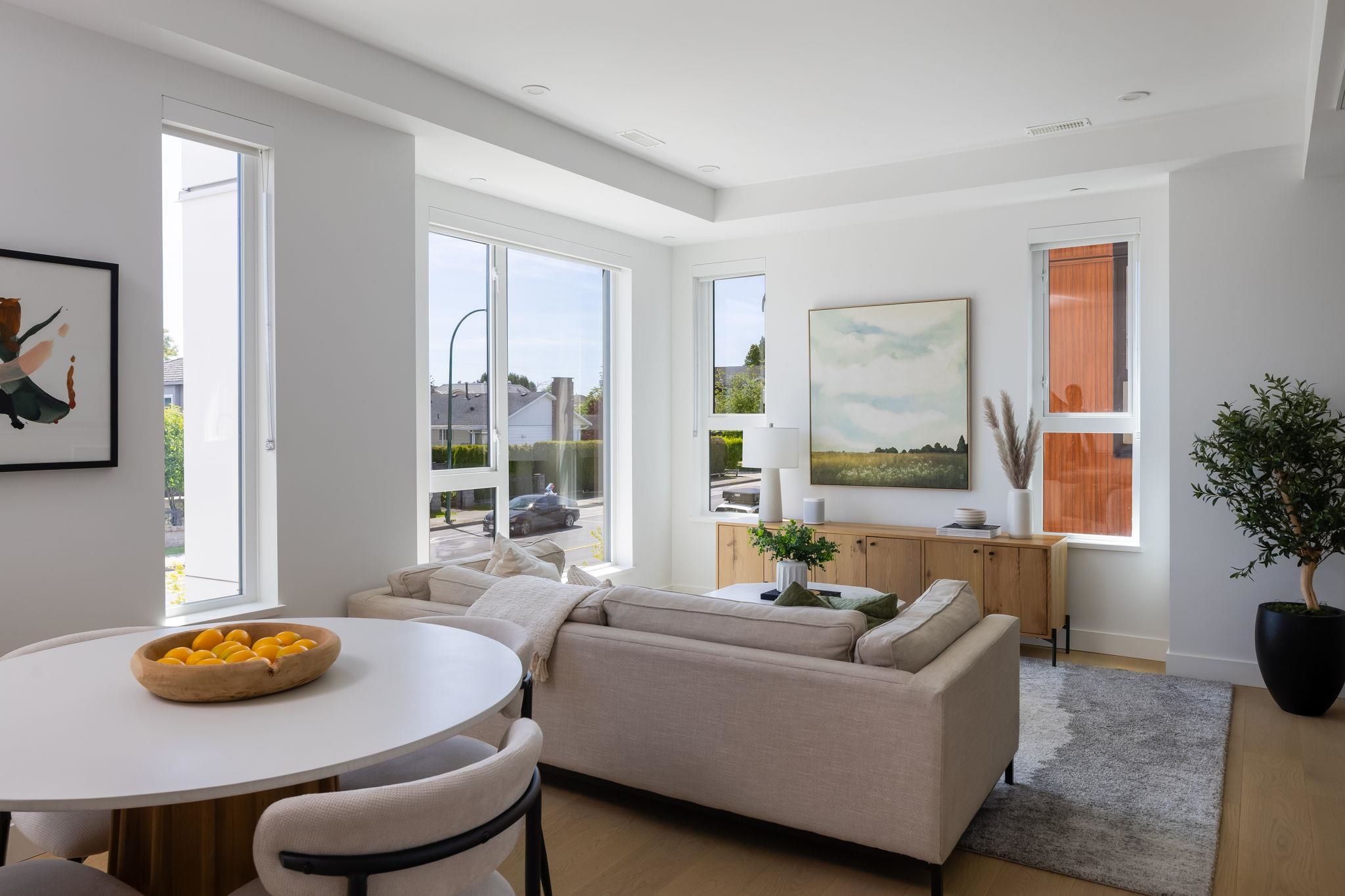213 715 W 49TH AVENUE Unit: 213