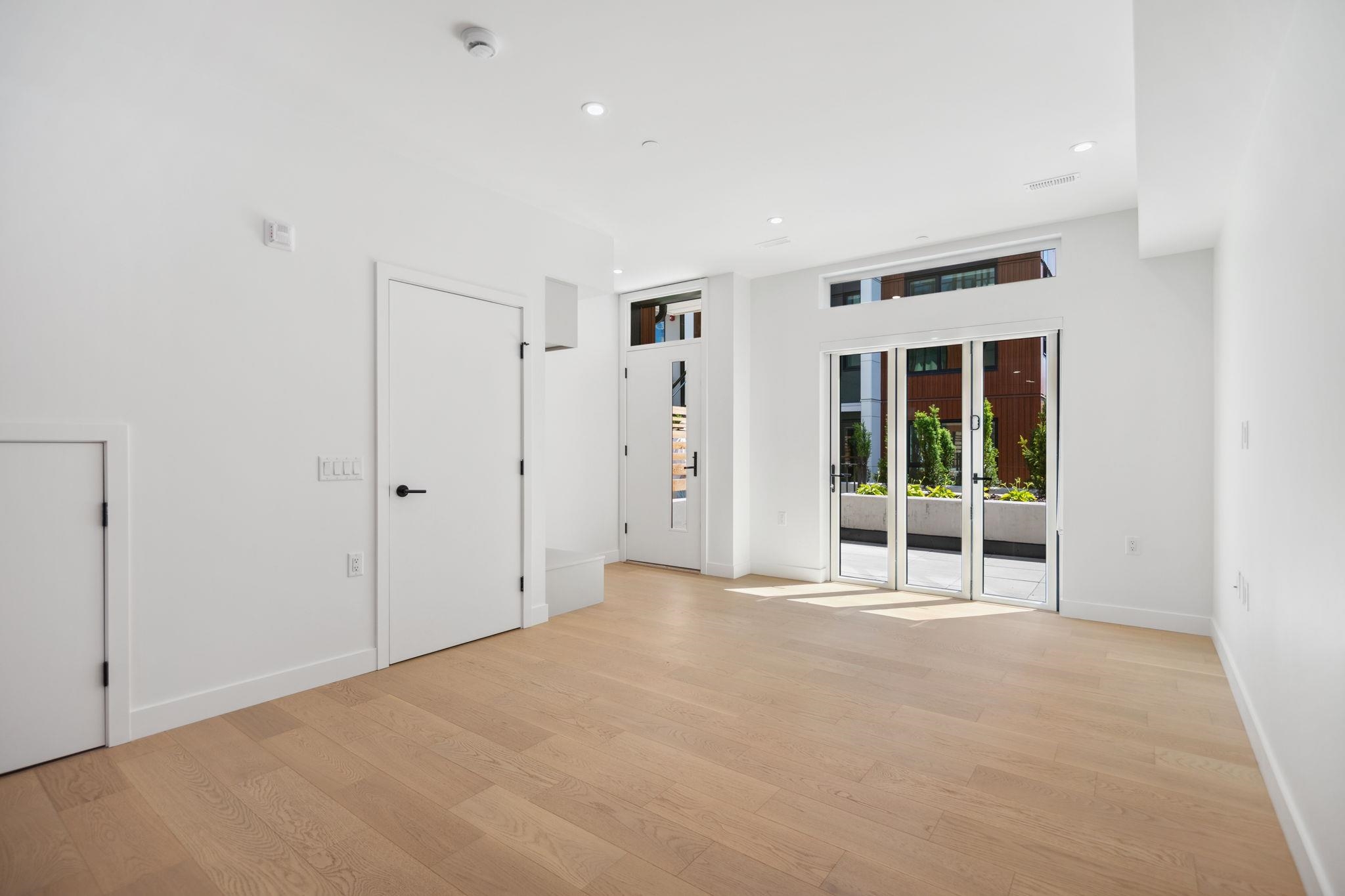 123 725 W 49 AVENUE Unit: 123