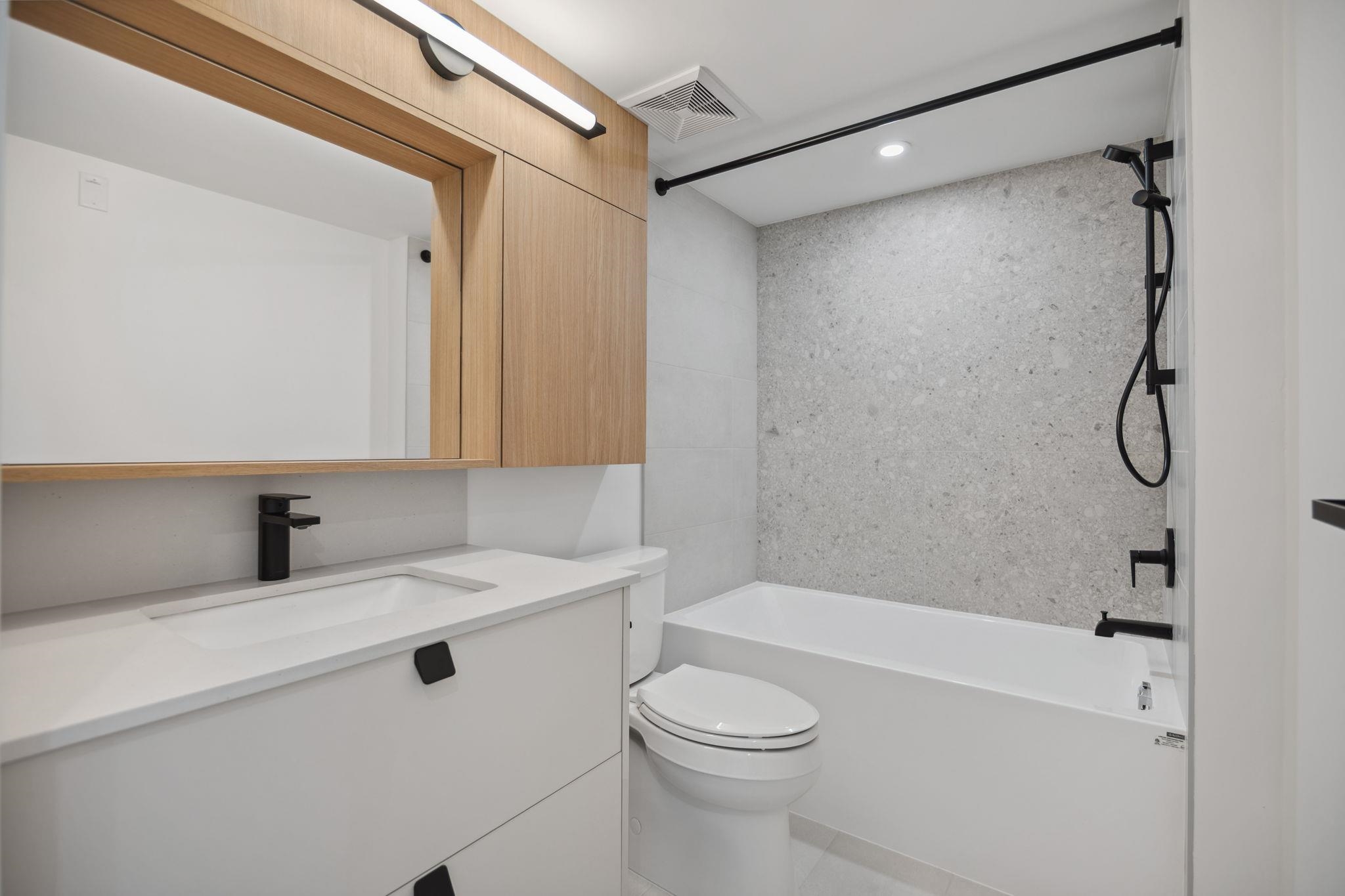 123 725 W 49 AVENUE Unit: 123