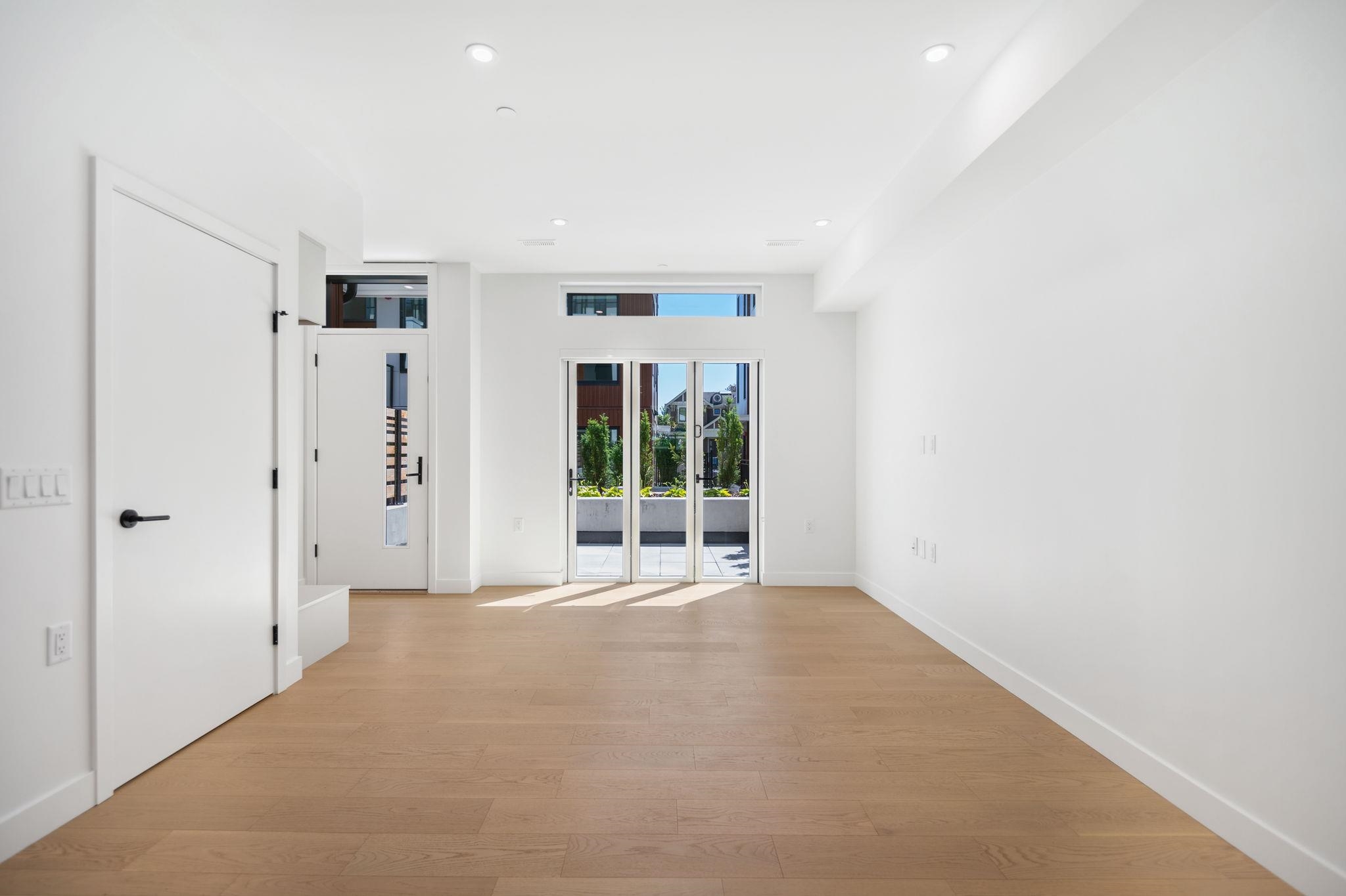 123 725 W 49 AVENUE Unit: 123