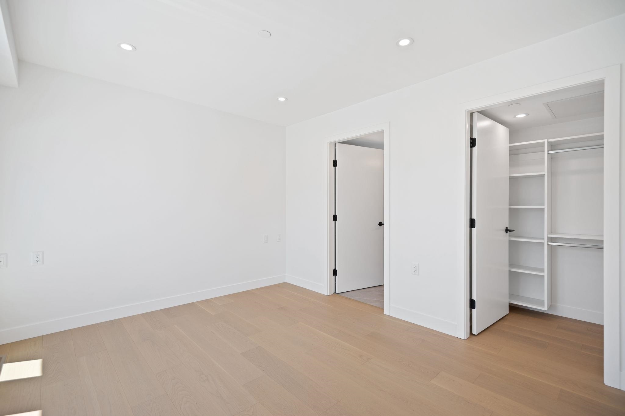 123 725 W 49 AVENUE Unit: 123