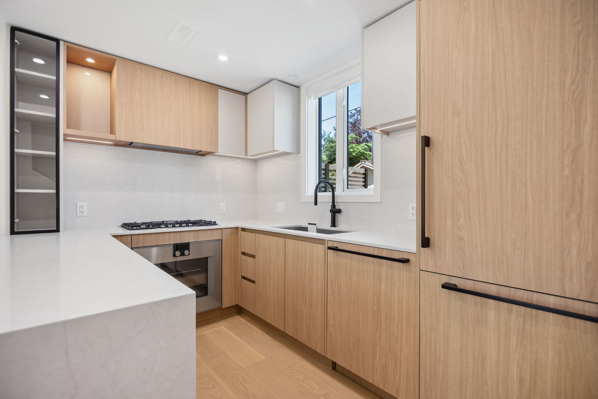 123 725 W 49 AVENUE Unit: 123