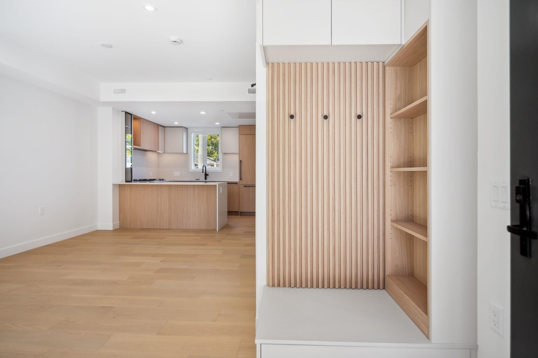 123 725 W 49 AVENUE Unit: 123