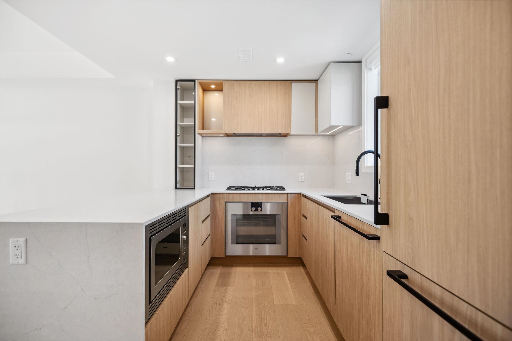 123 725 W 49 AVENUE Unit: 123