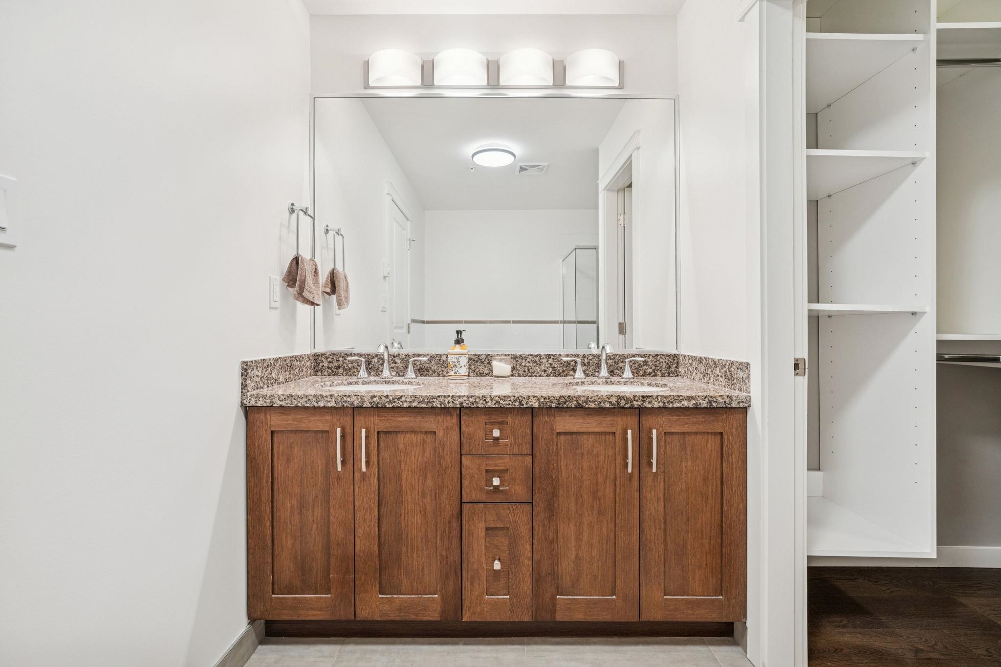 707 1415 PARKWAY BOULEVARD Unit: 707