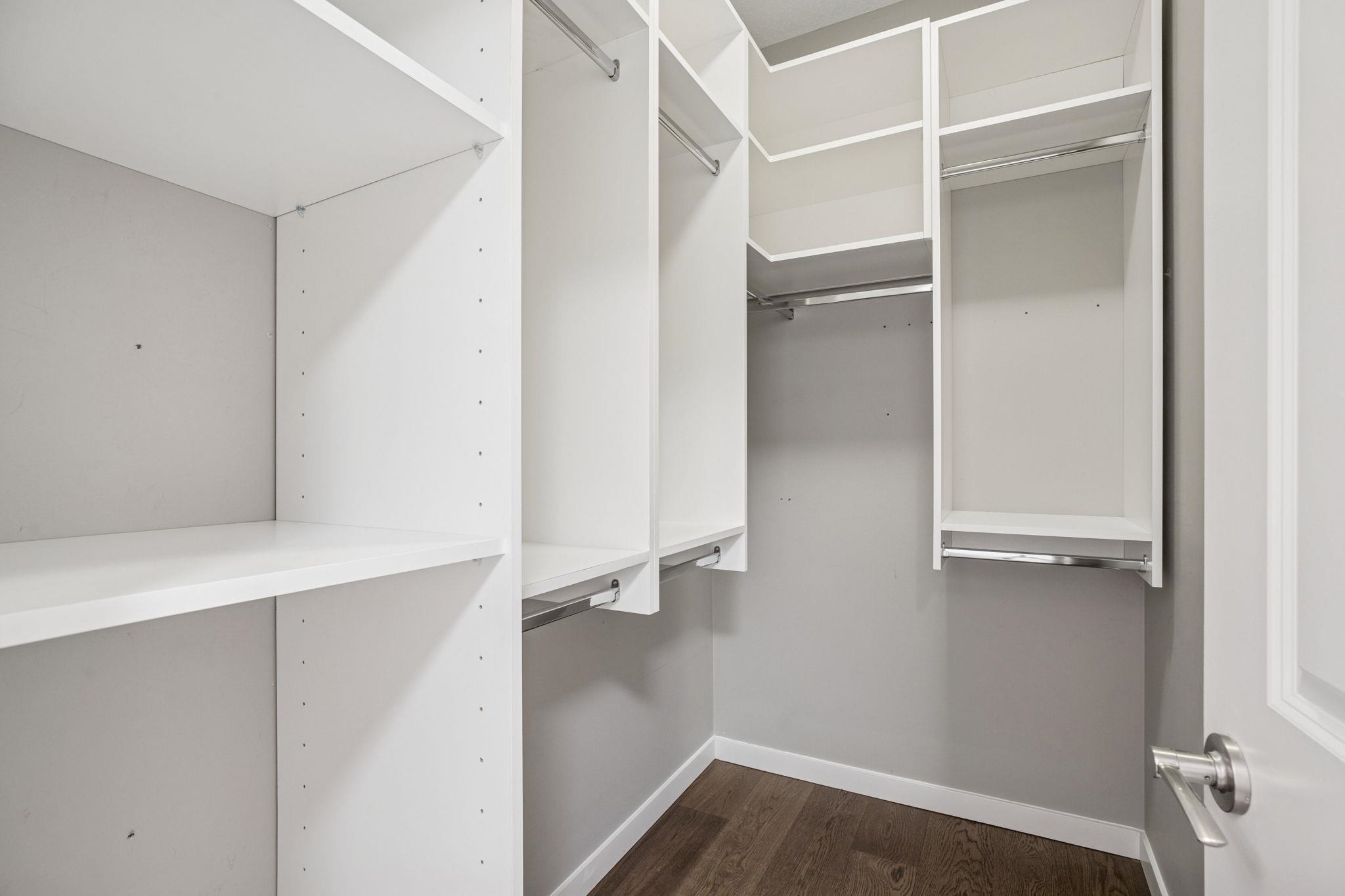 707 1415 PARKWAY BOULEVARD Unit: 707
