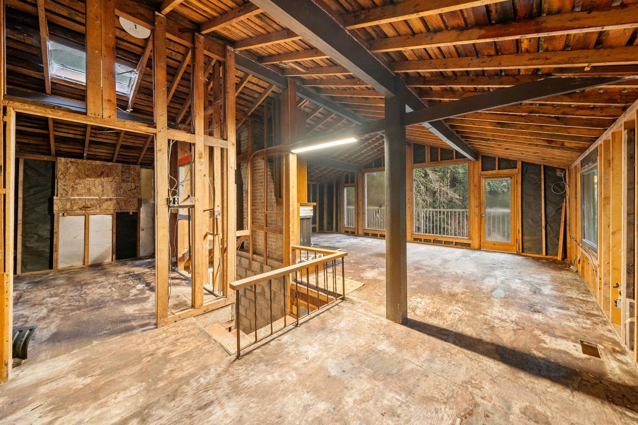 4520 LYNN VALLEY ROAD