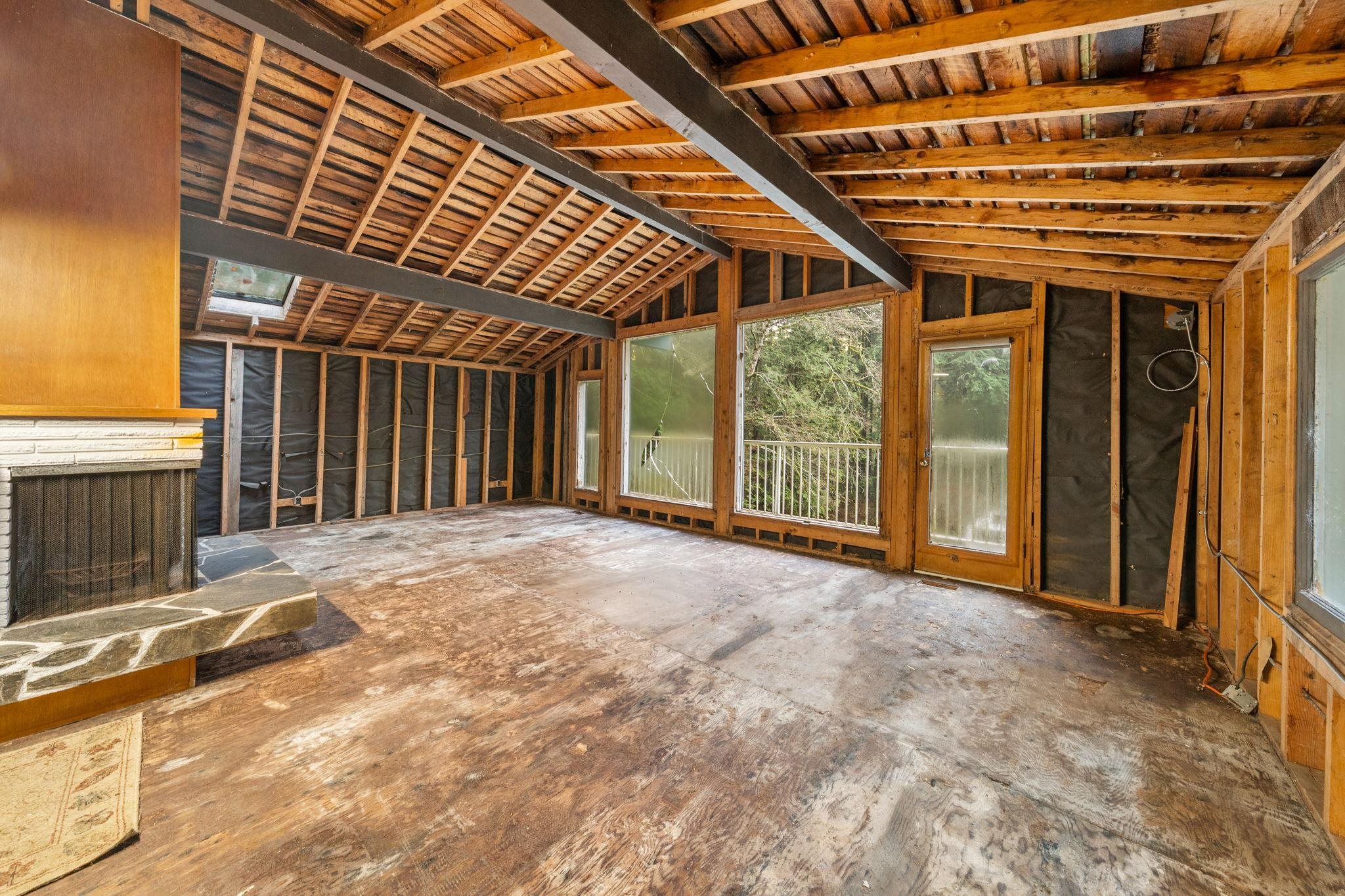 4520 LYNN VALLEY ROAD