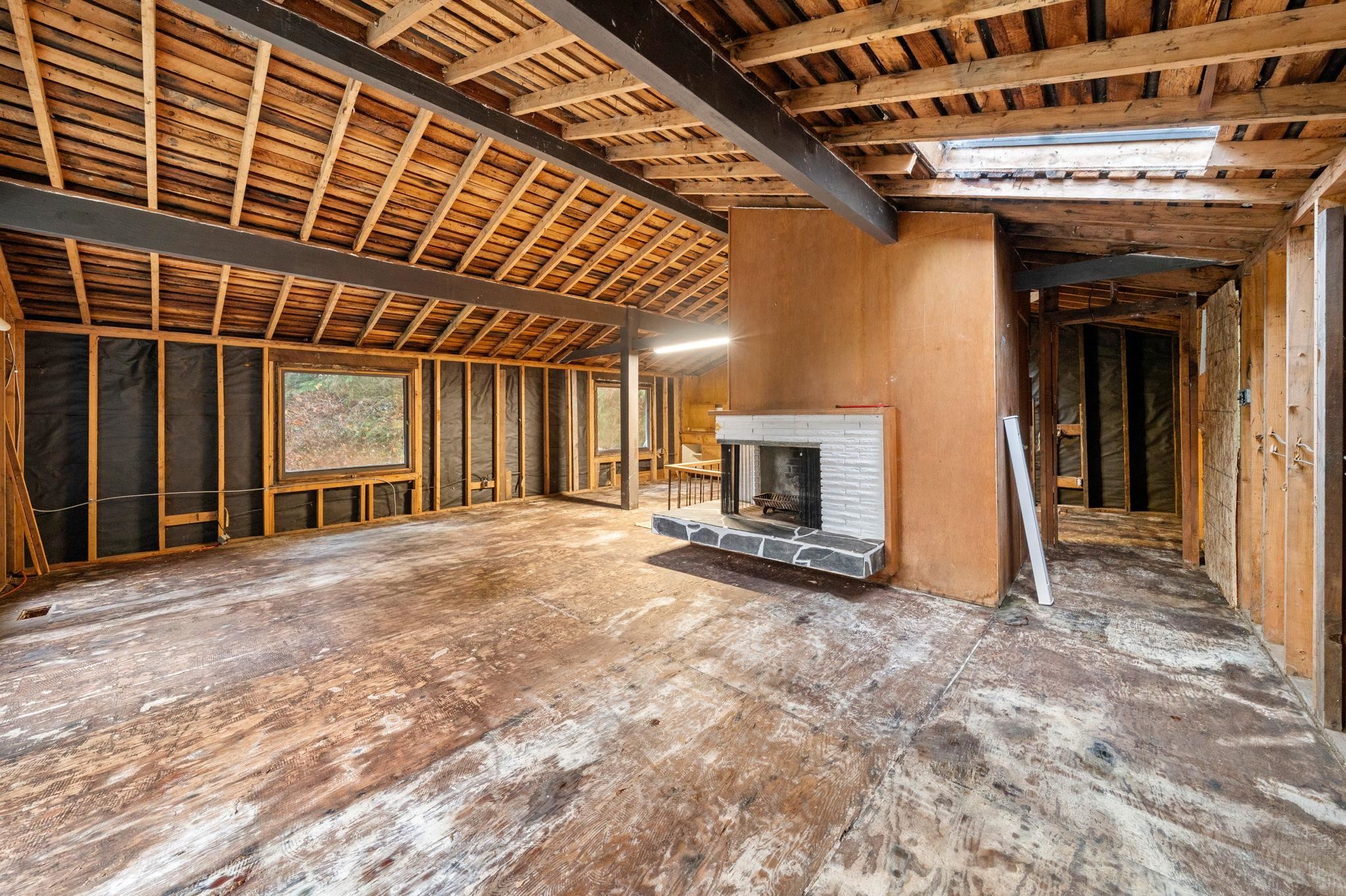 4520 LYNN VALLEY ROAD
