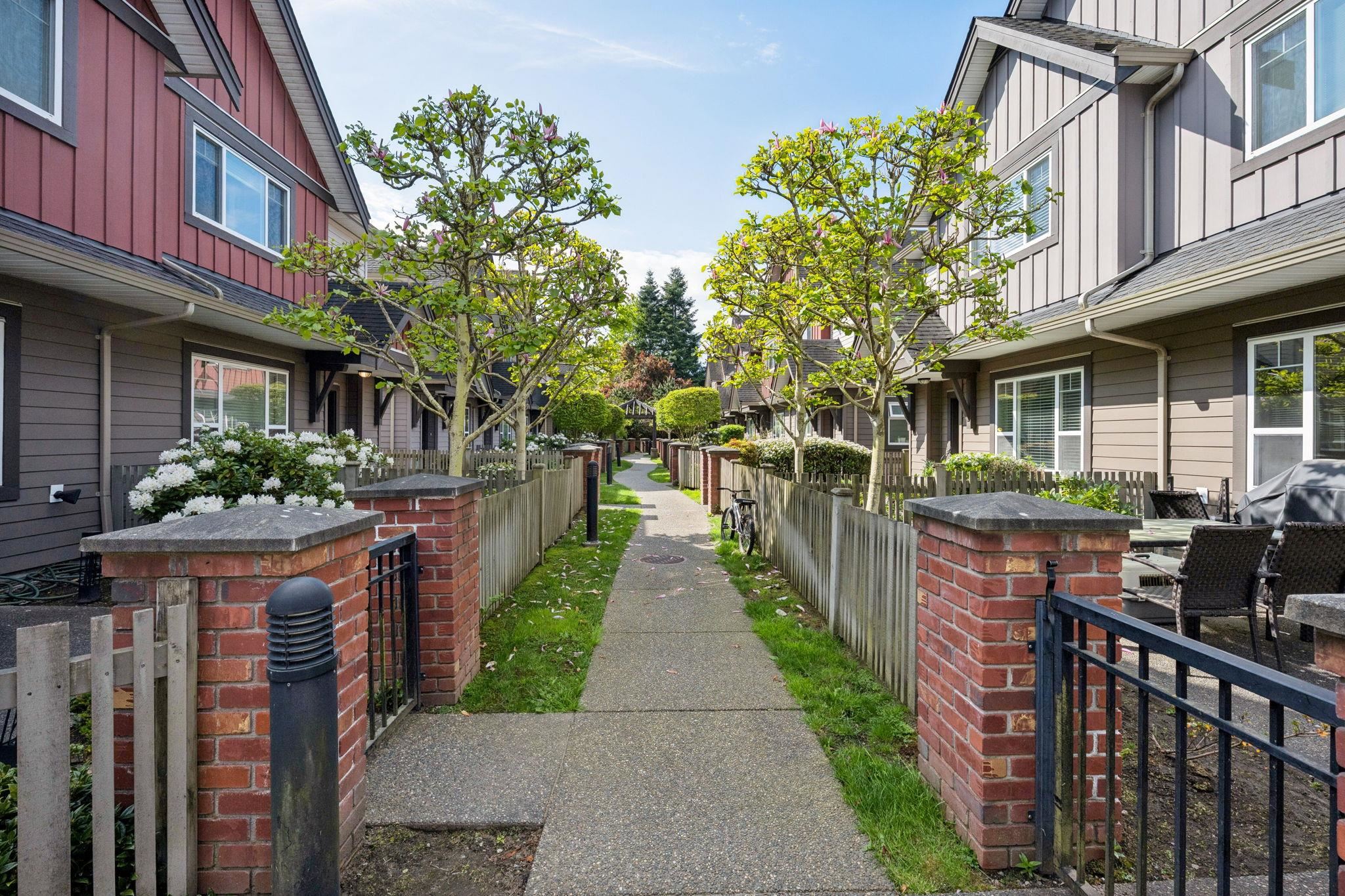 15 9699 SILLS AVENUE Unit: 15