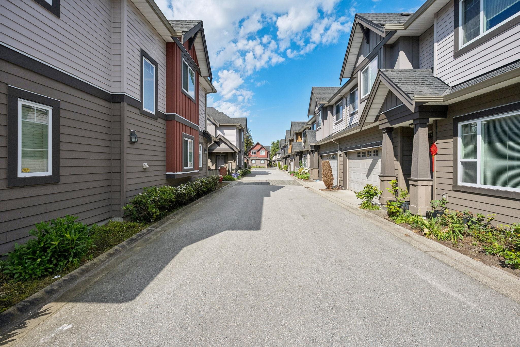 15 9699 SILLS AVENUE Unit: 15