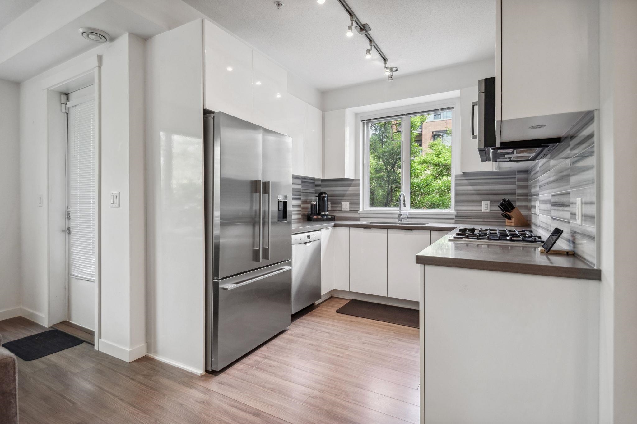 107 3138 RIVERWALK AVENUE Unit: 107