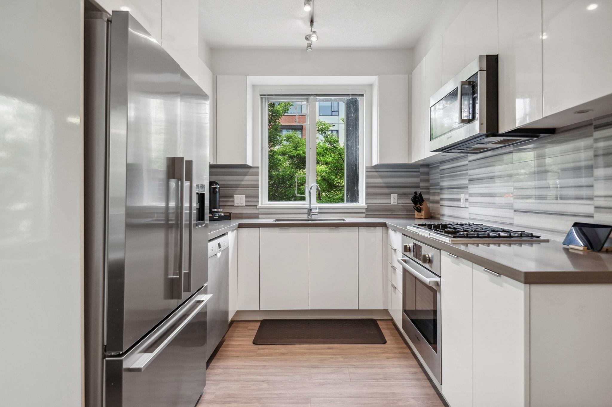 107 3138 RIVERWALK AVENUE Unit: 107
