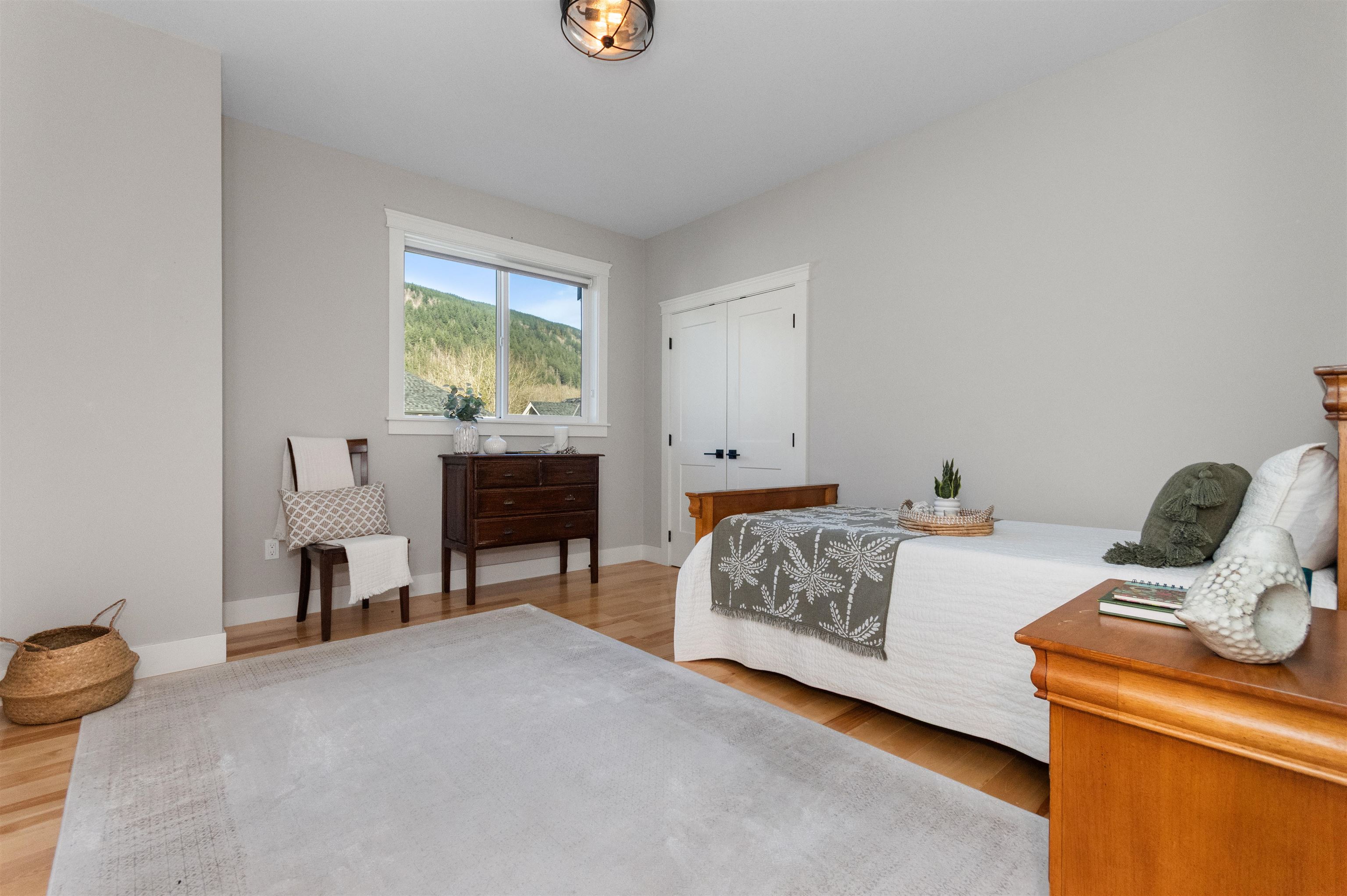 44 1885 COLUMBIA VALLEY ROAD Unit: 44