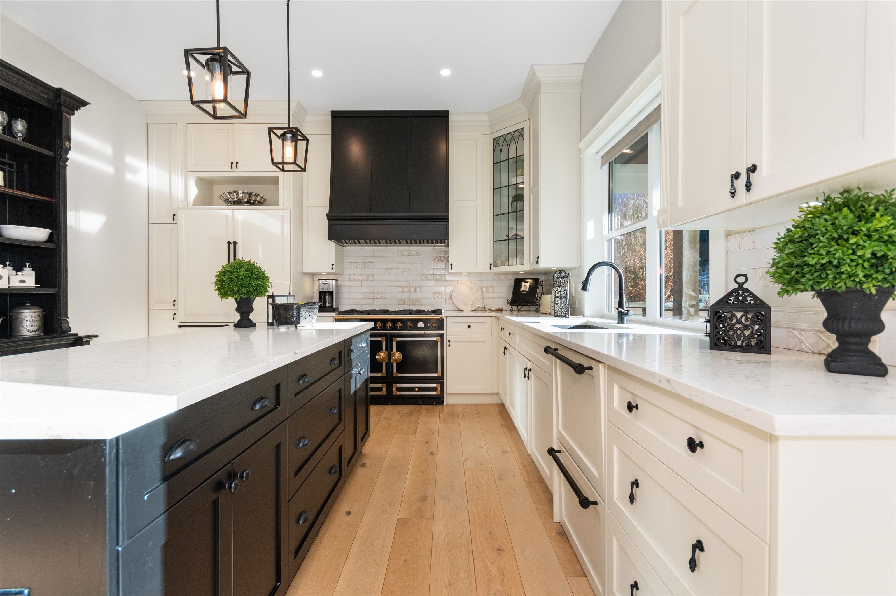 44 1885 COLUMBIA VALLEY ROAD Unit: 44