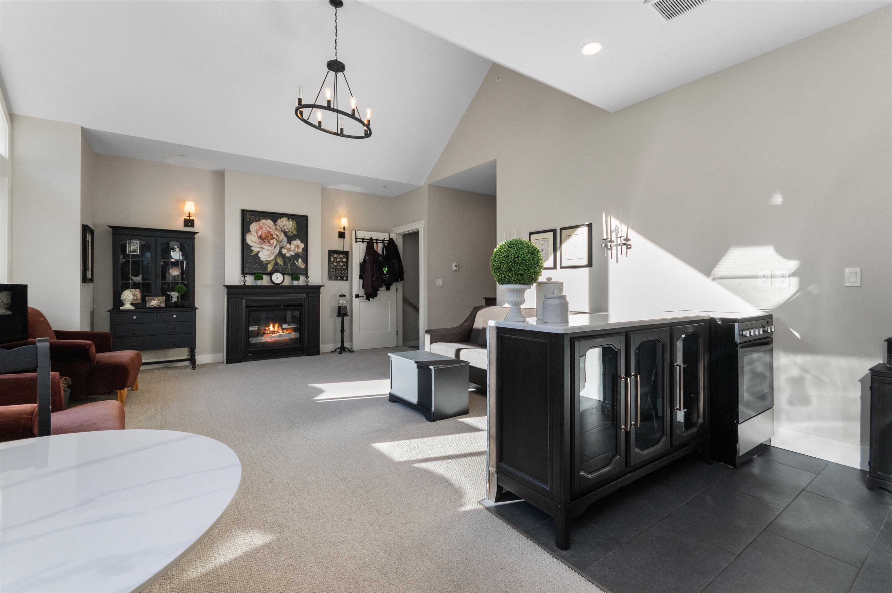 44 1885 COLUMBIA VALLEY ROAD Unit: 44