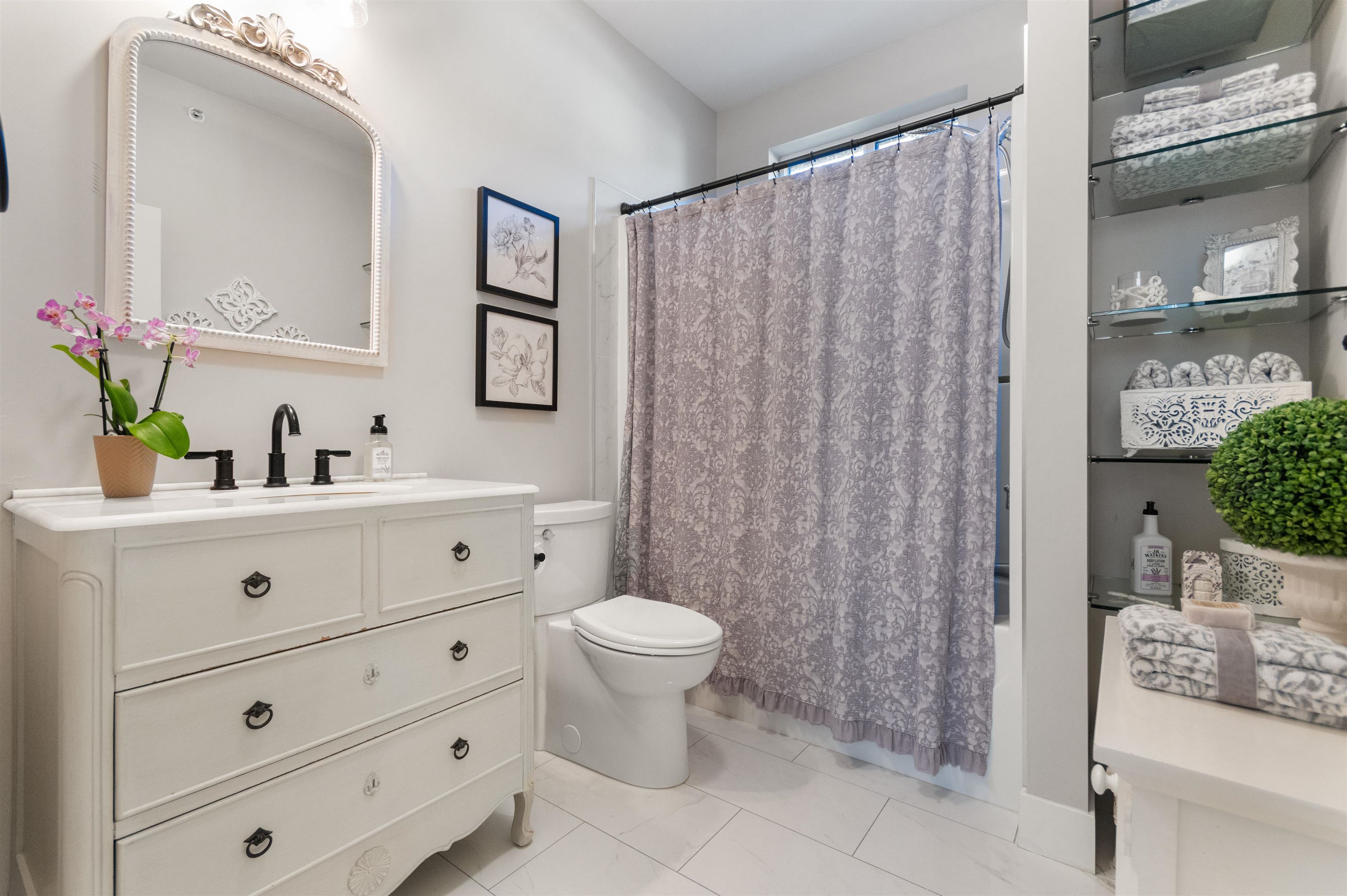 44 1885 COLUMBIA VALLEY ROAD Unit: 44